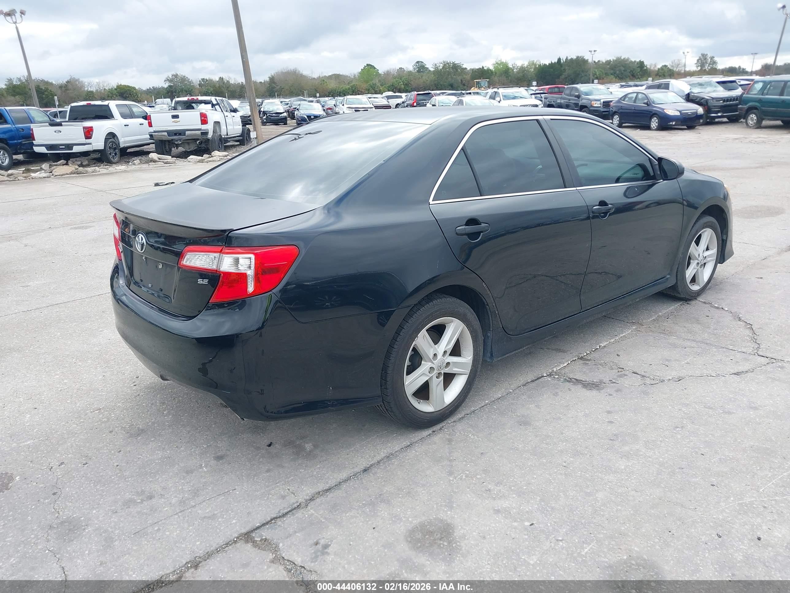 TOYOTA CAMRY image 4