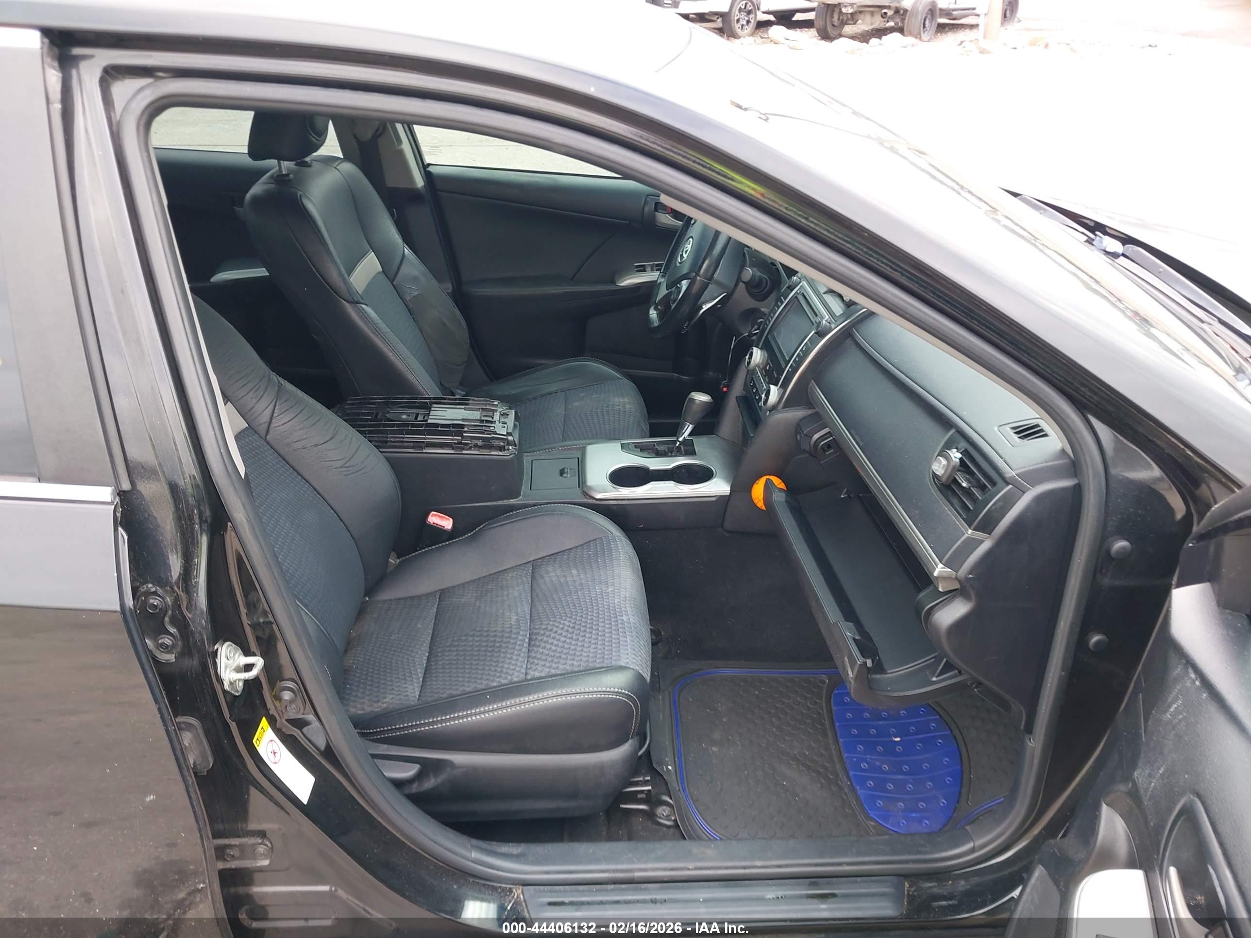 TOYOTA CAMRY image 5
