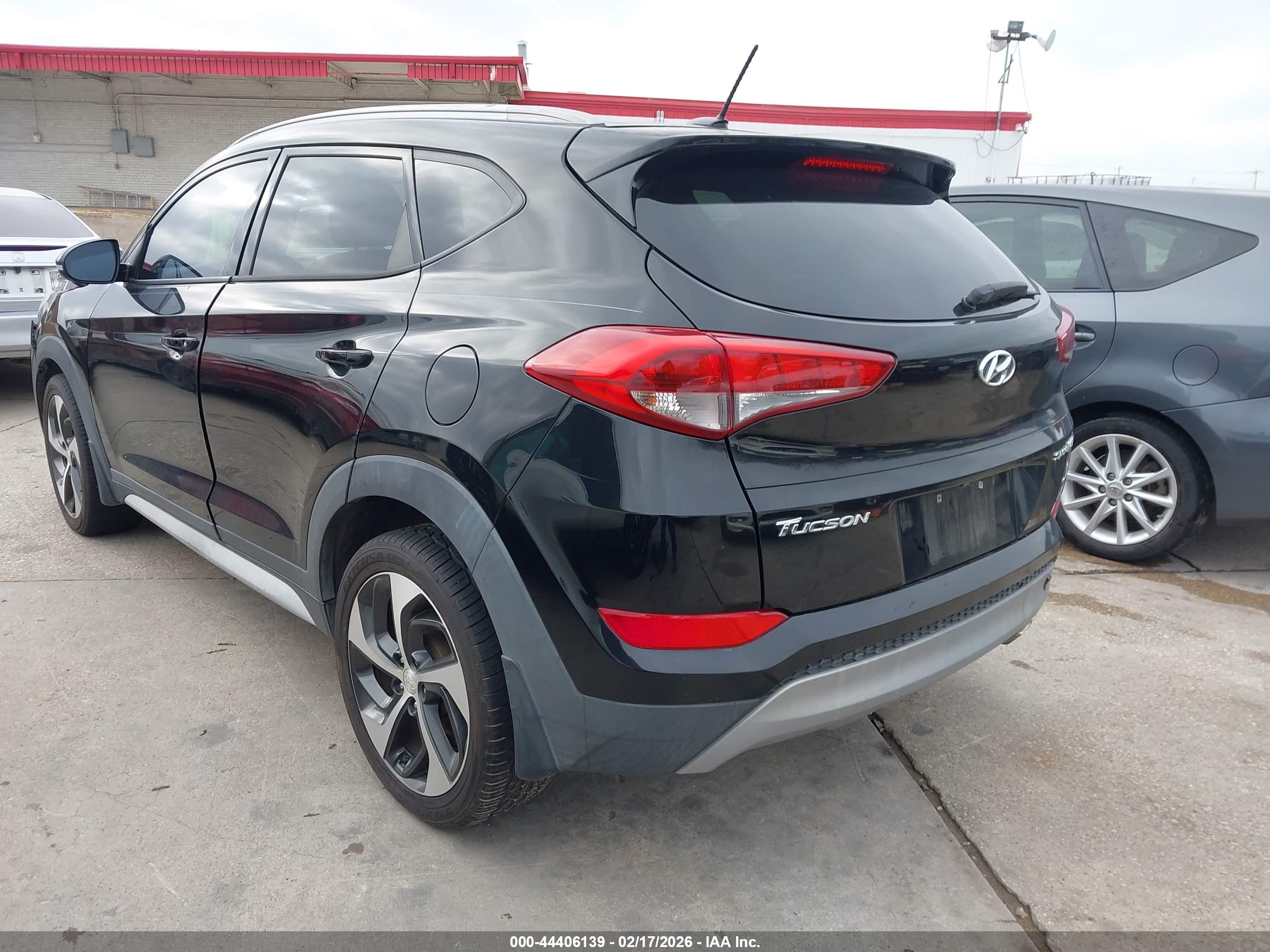HYUNDAI TUCSON image 3