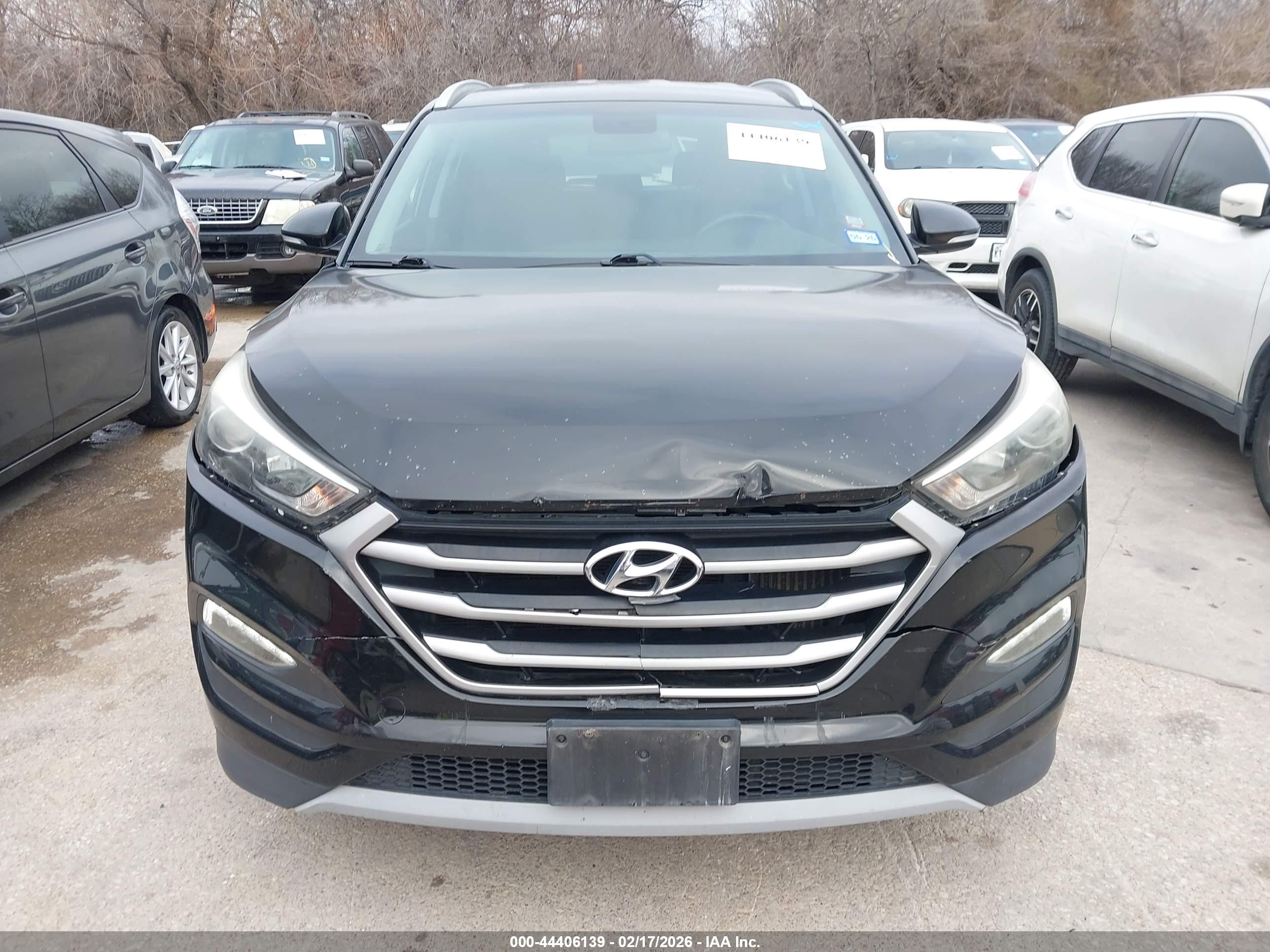 HYUNDAI TUCSON image 6