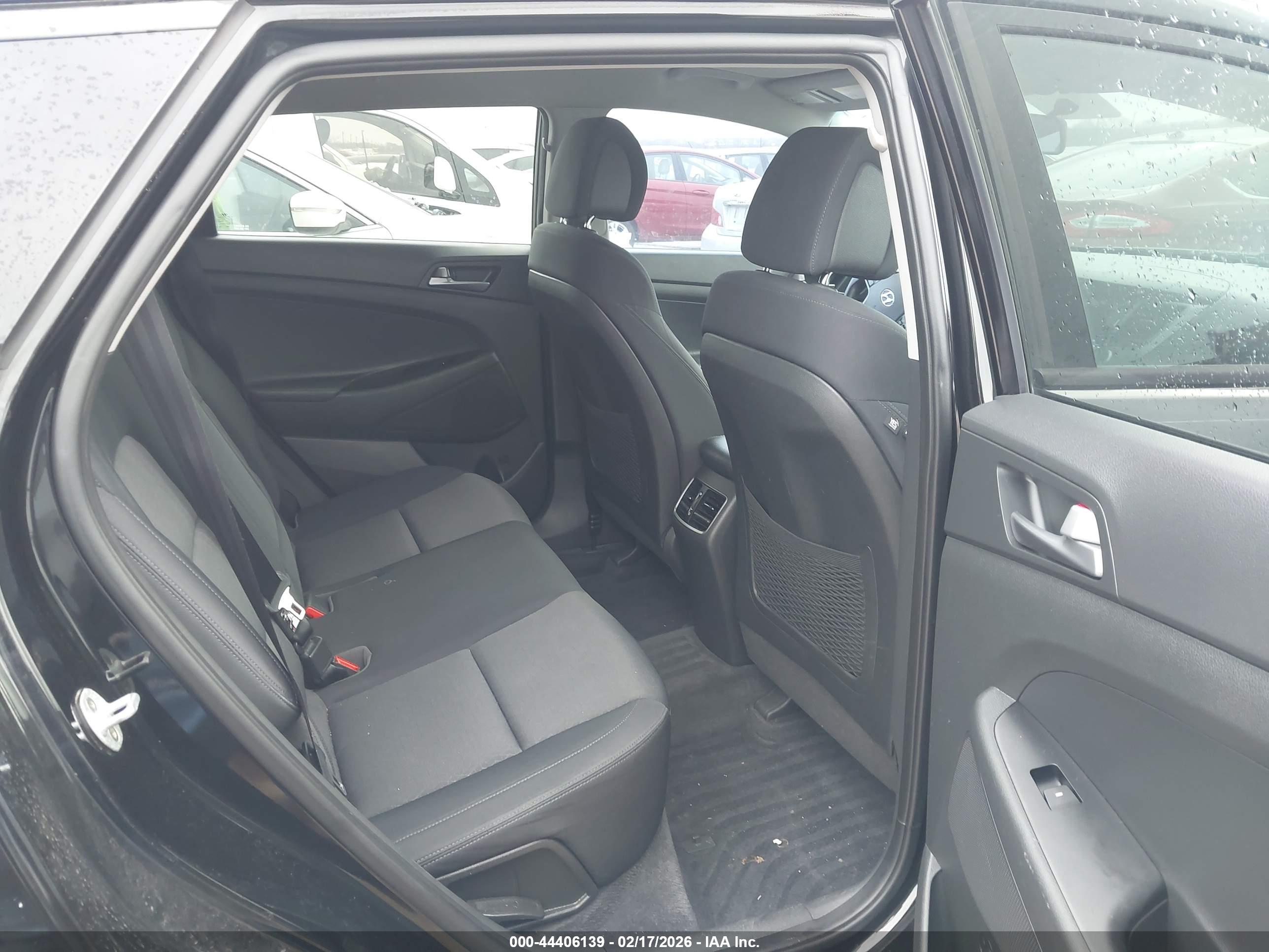 HYUNDAI TUCSON image 8