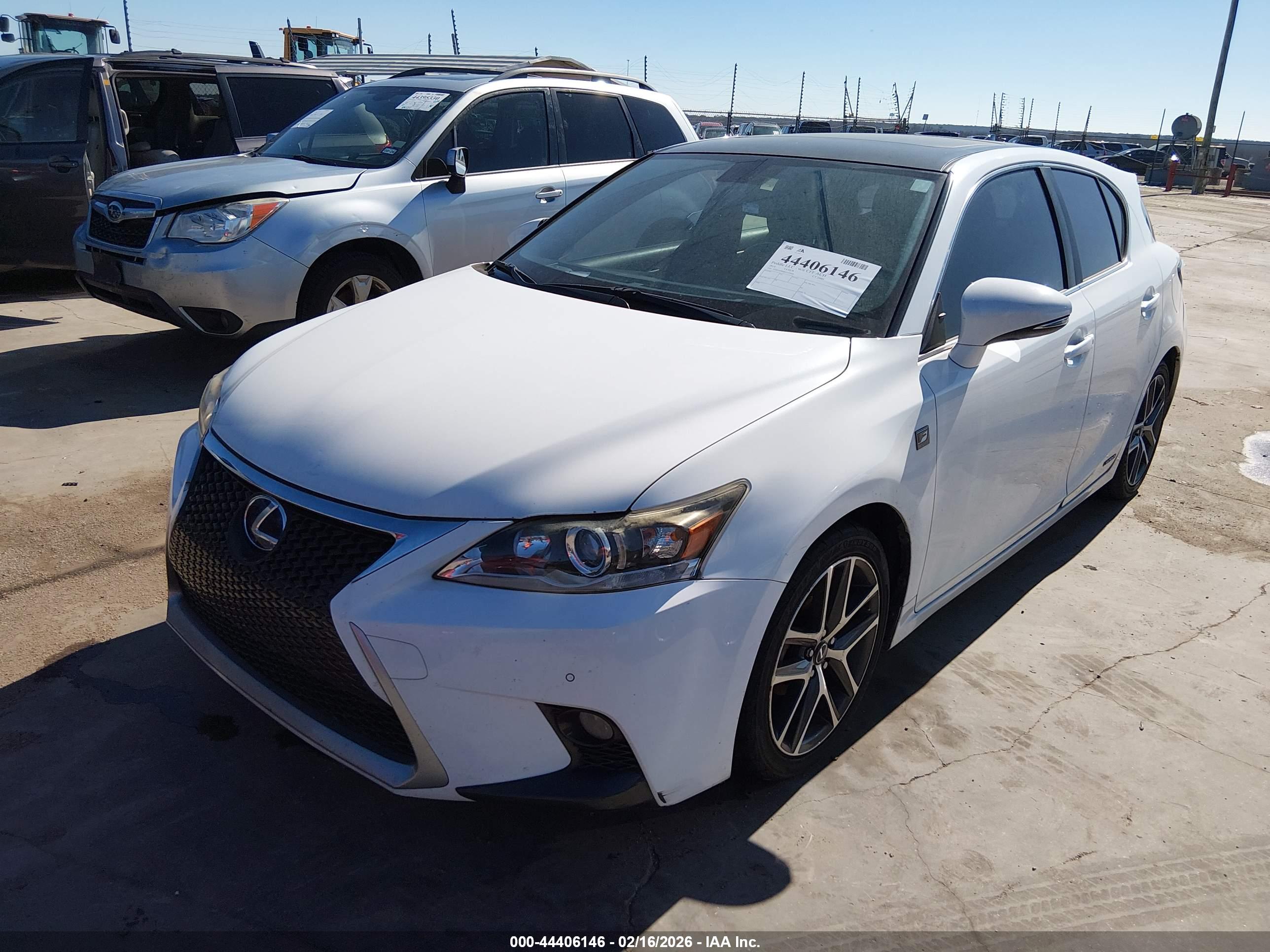 LEXUS CT image 2