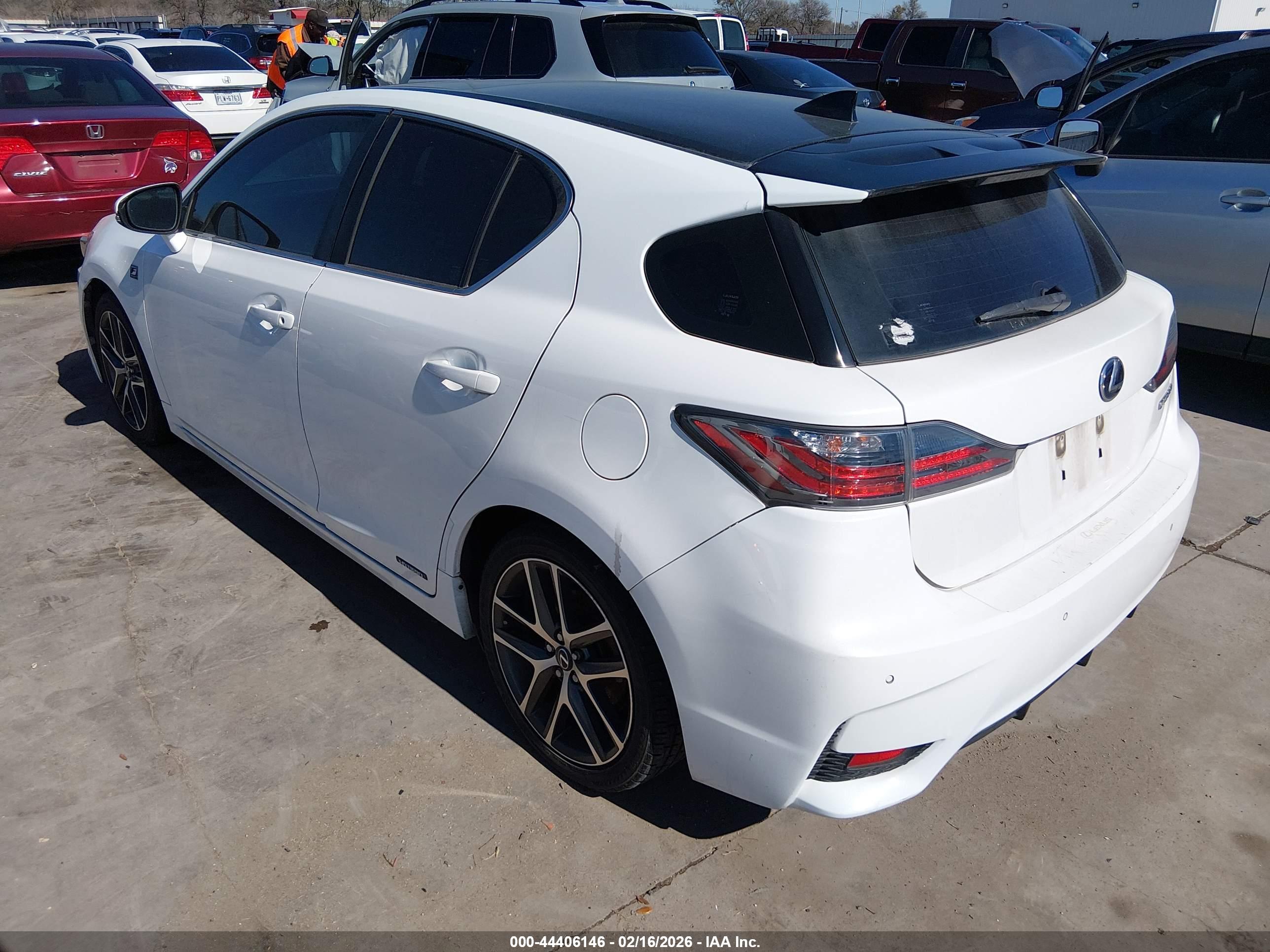 LEXUS CT image 3