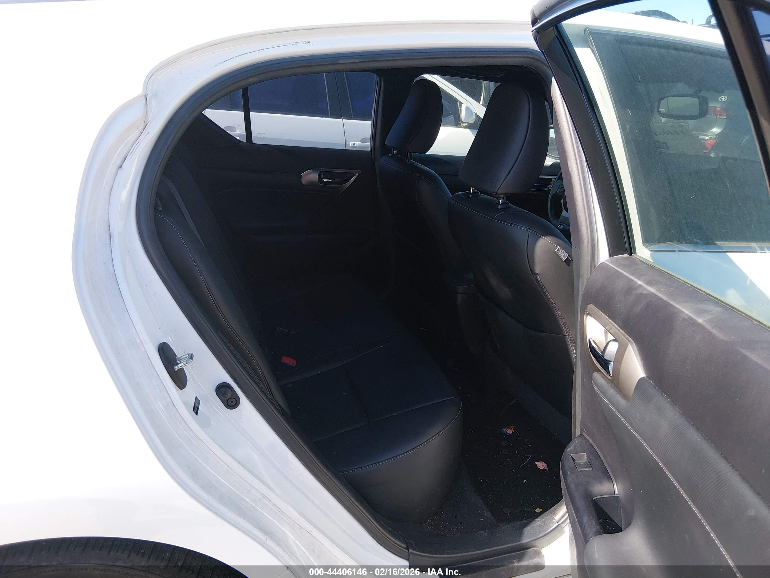 LEXUS CT image 8