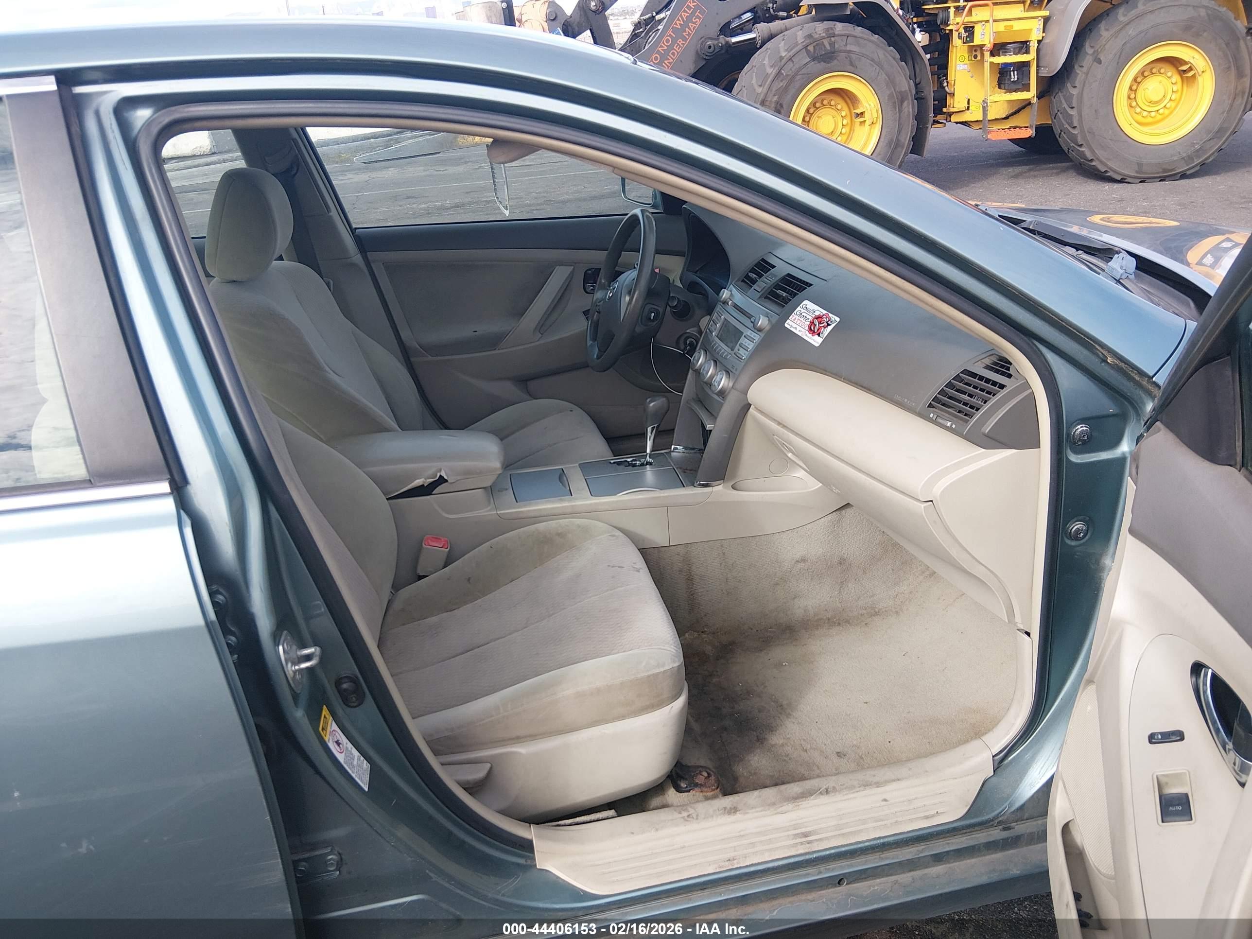 TOYOTA CAMRY image 5