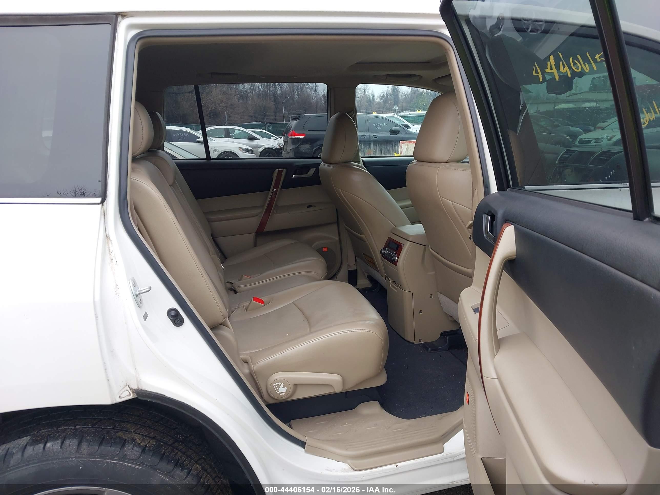 TOYOTA HIGHLANDER image 8