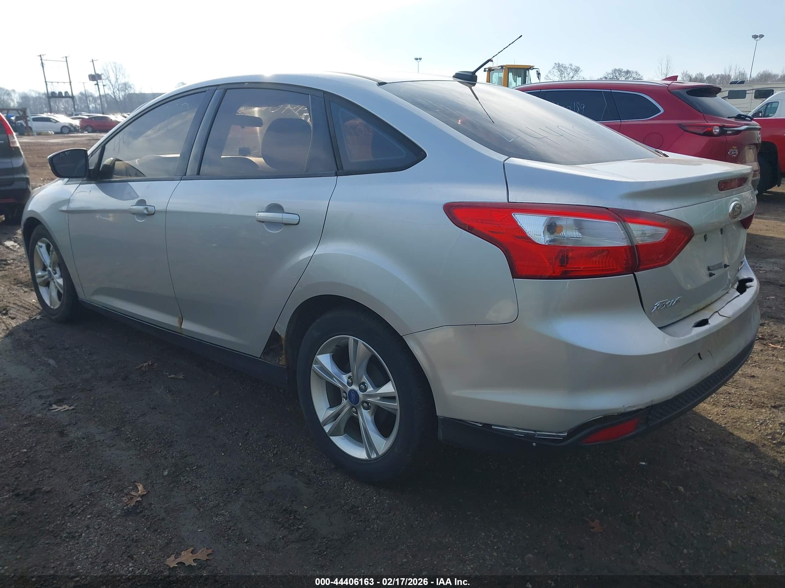 FORD FOCUS image 3