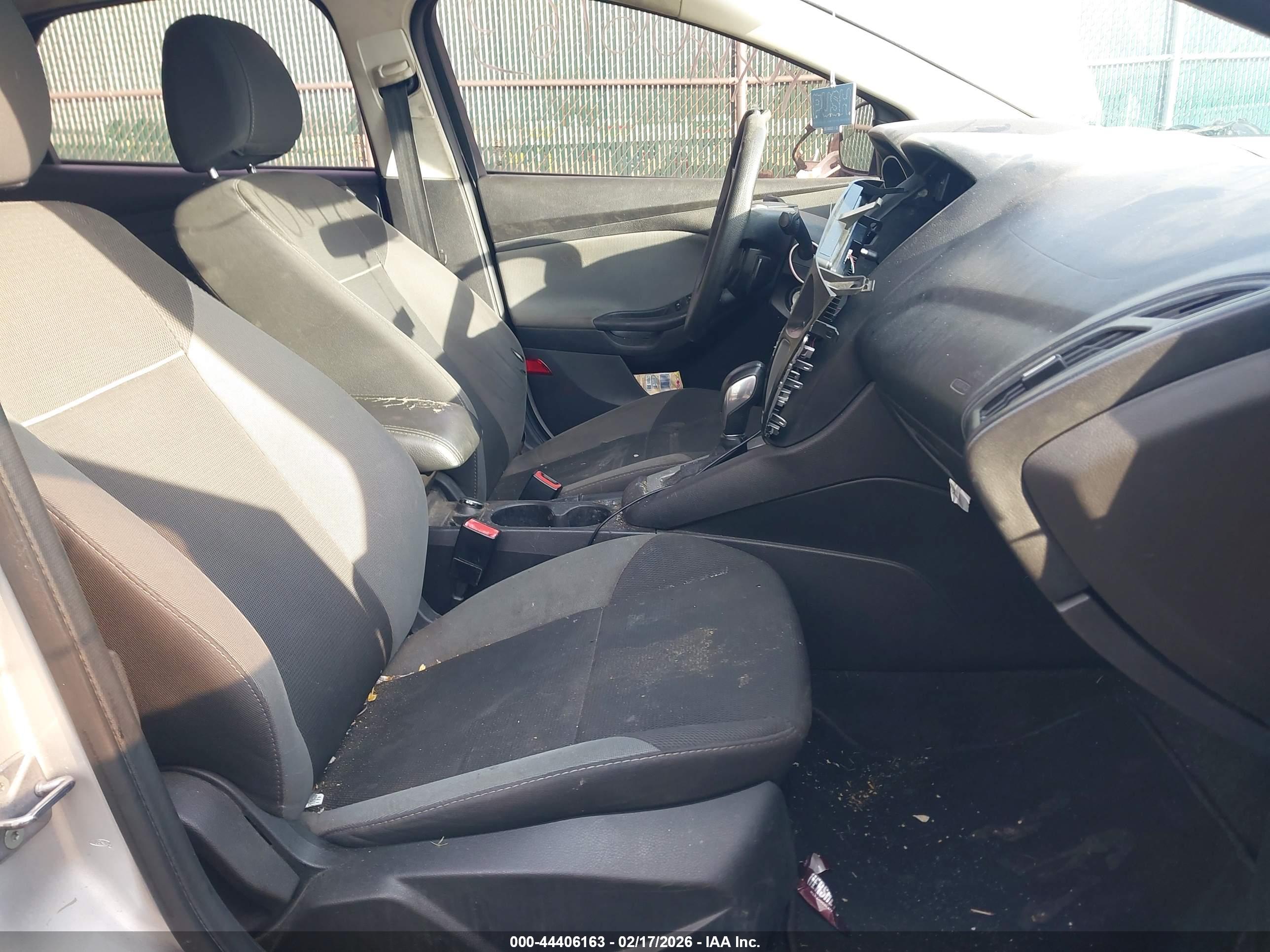 FORD FOCUS image 5