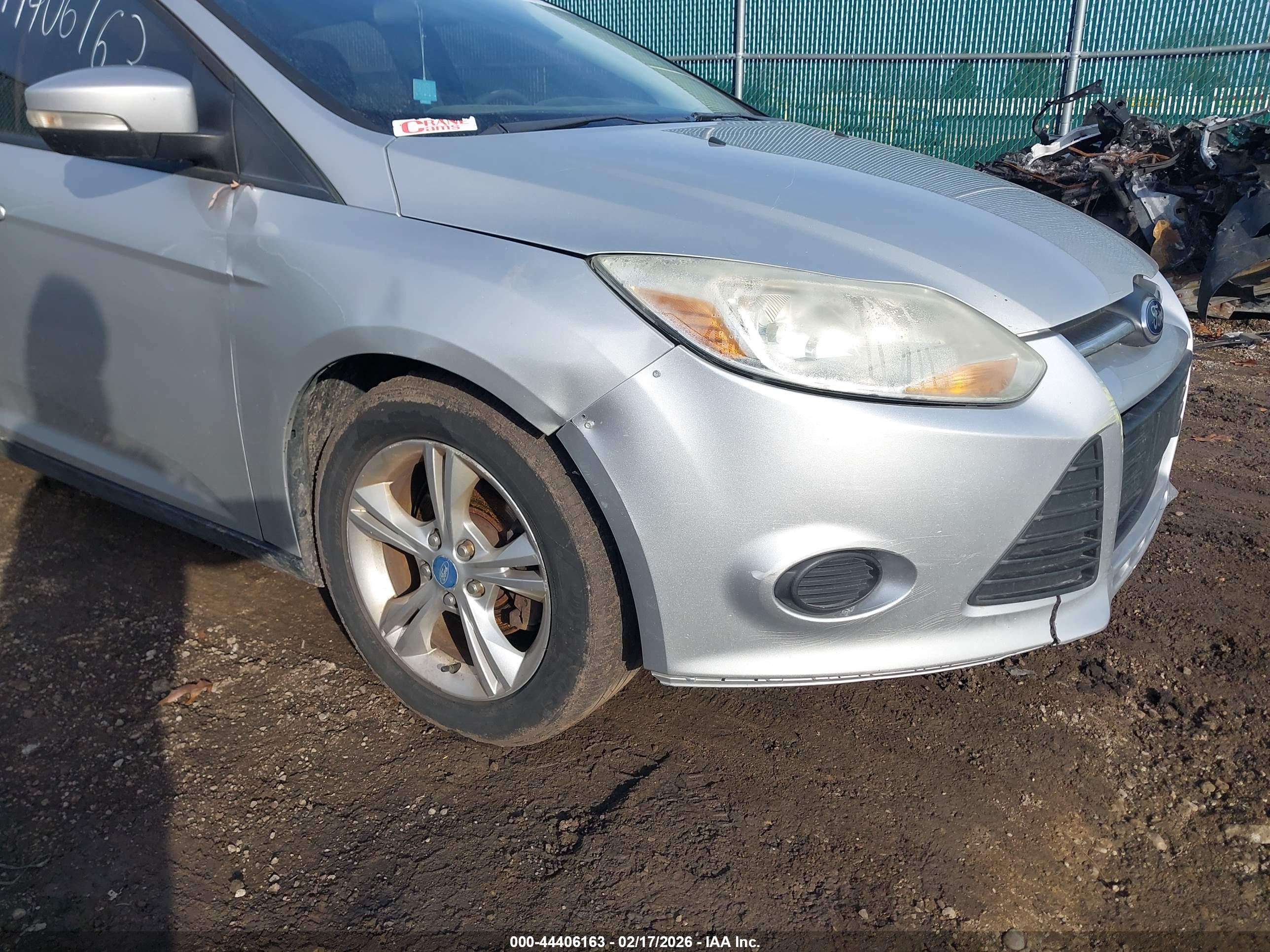 FORD FOCUS image 6
