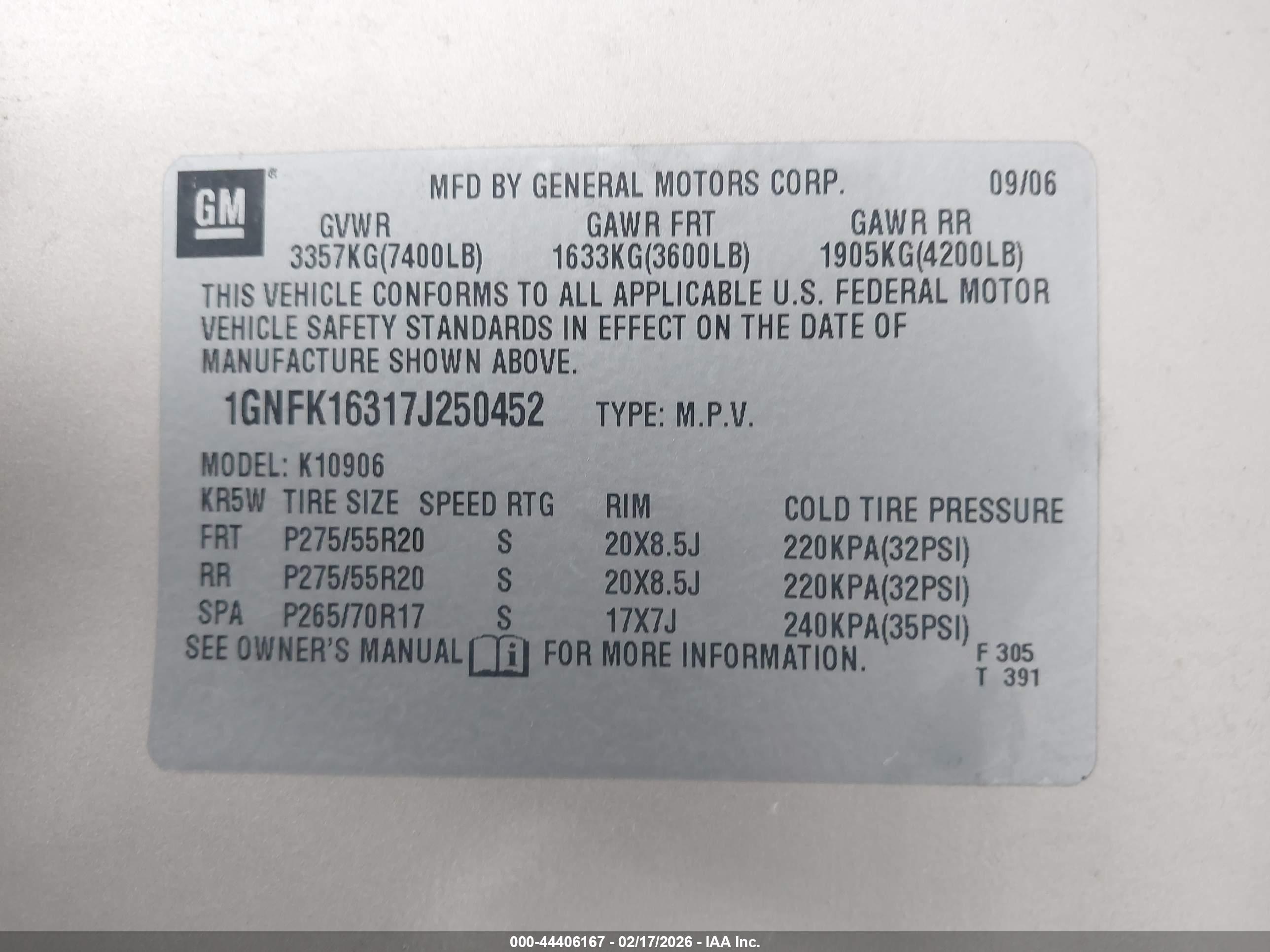 CHEVROLET SUBURBAN image 9