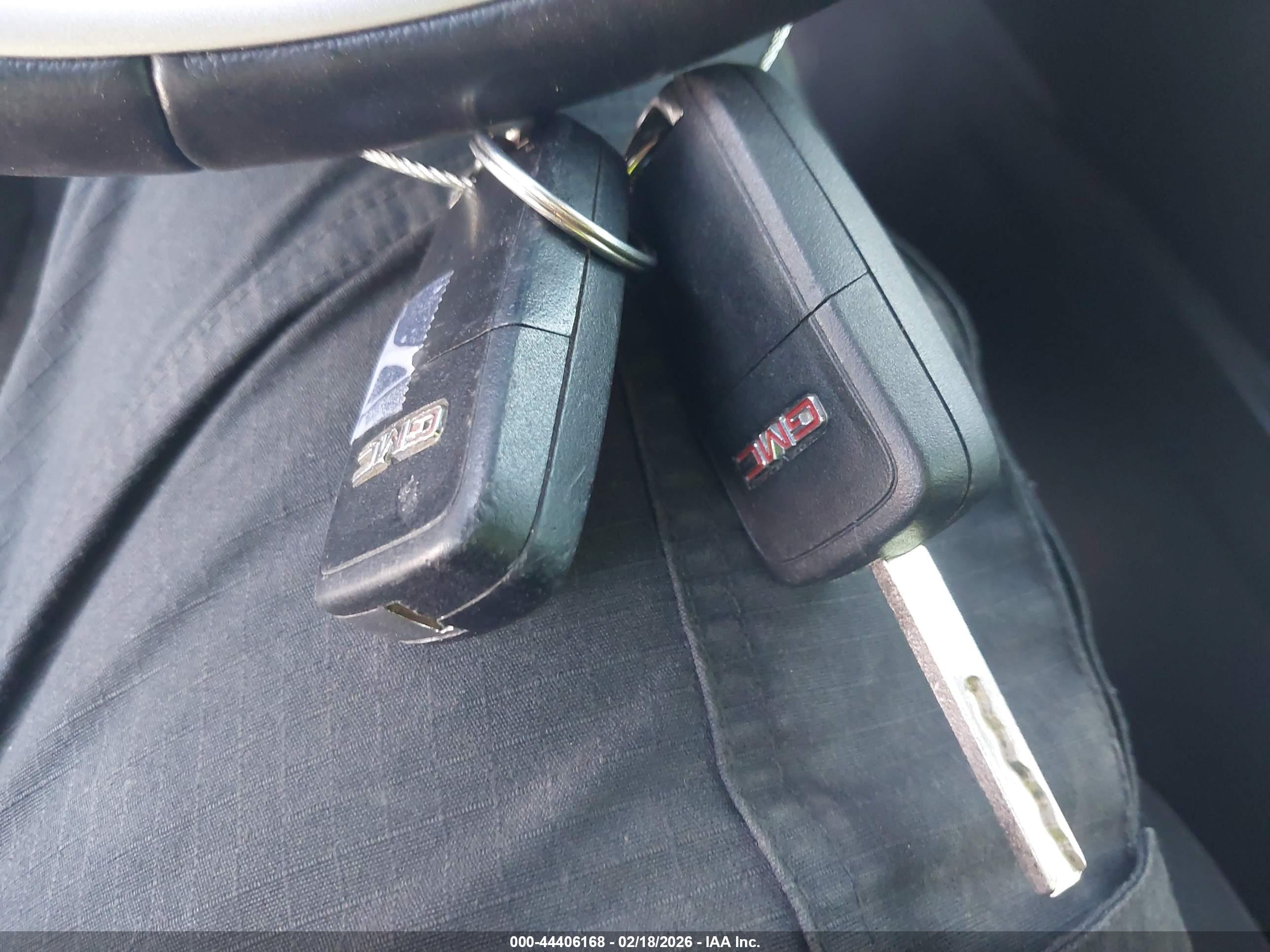 GMC TERRAIN image 11