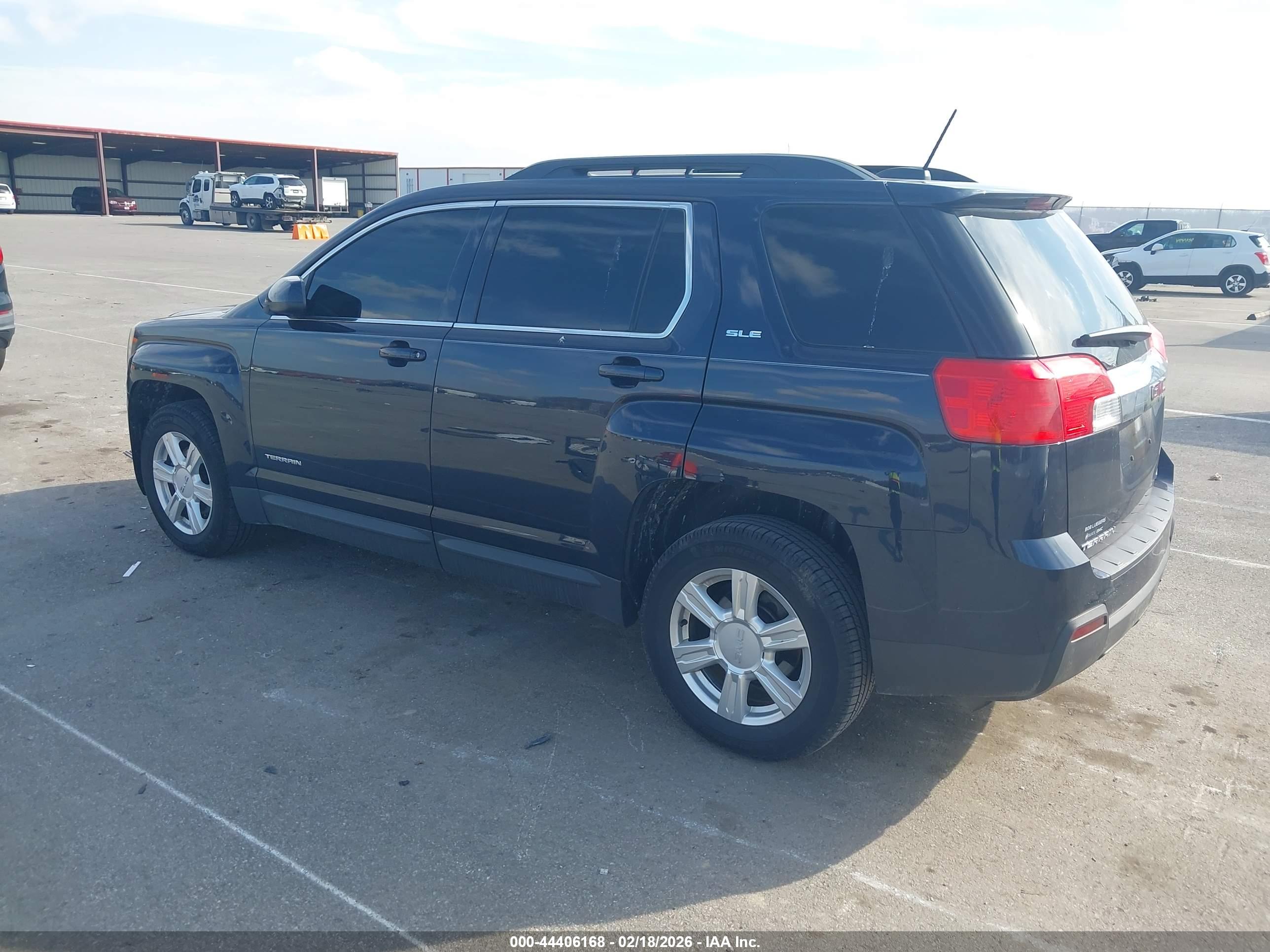 GMC TERRAIN image 3