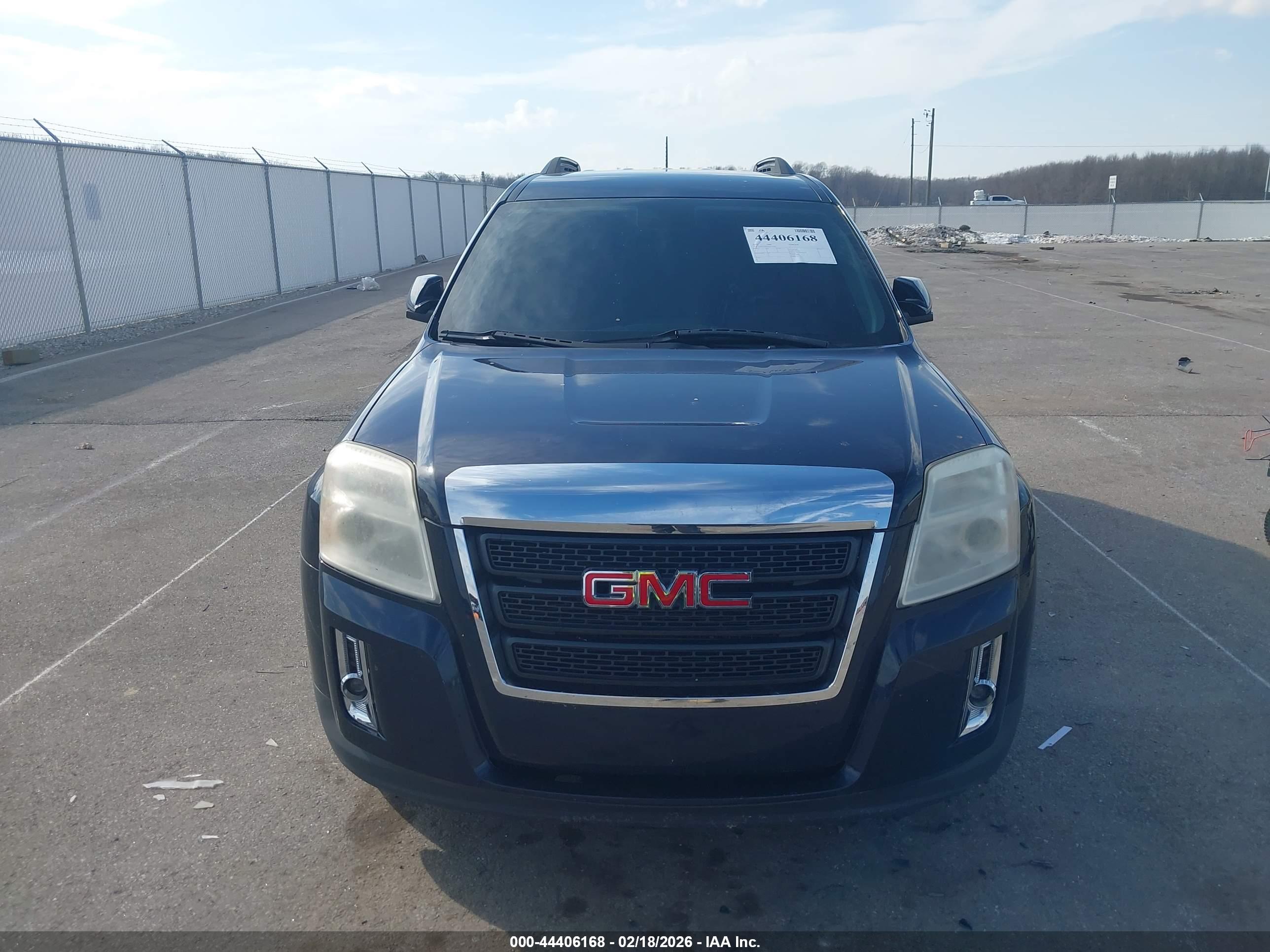 GMC TERRAIN image 6