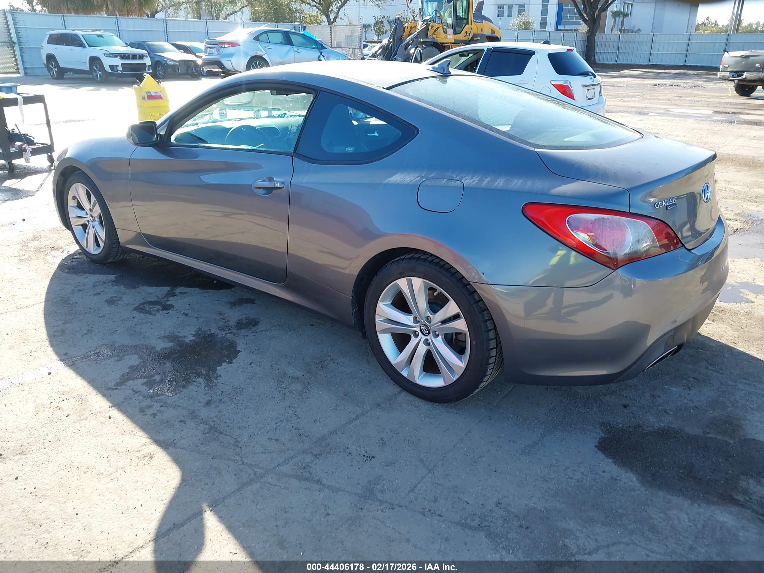 HYUNDAI GENESIS image 3