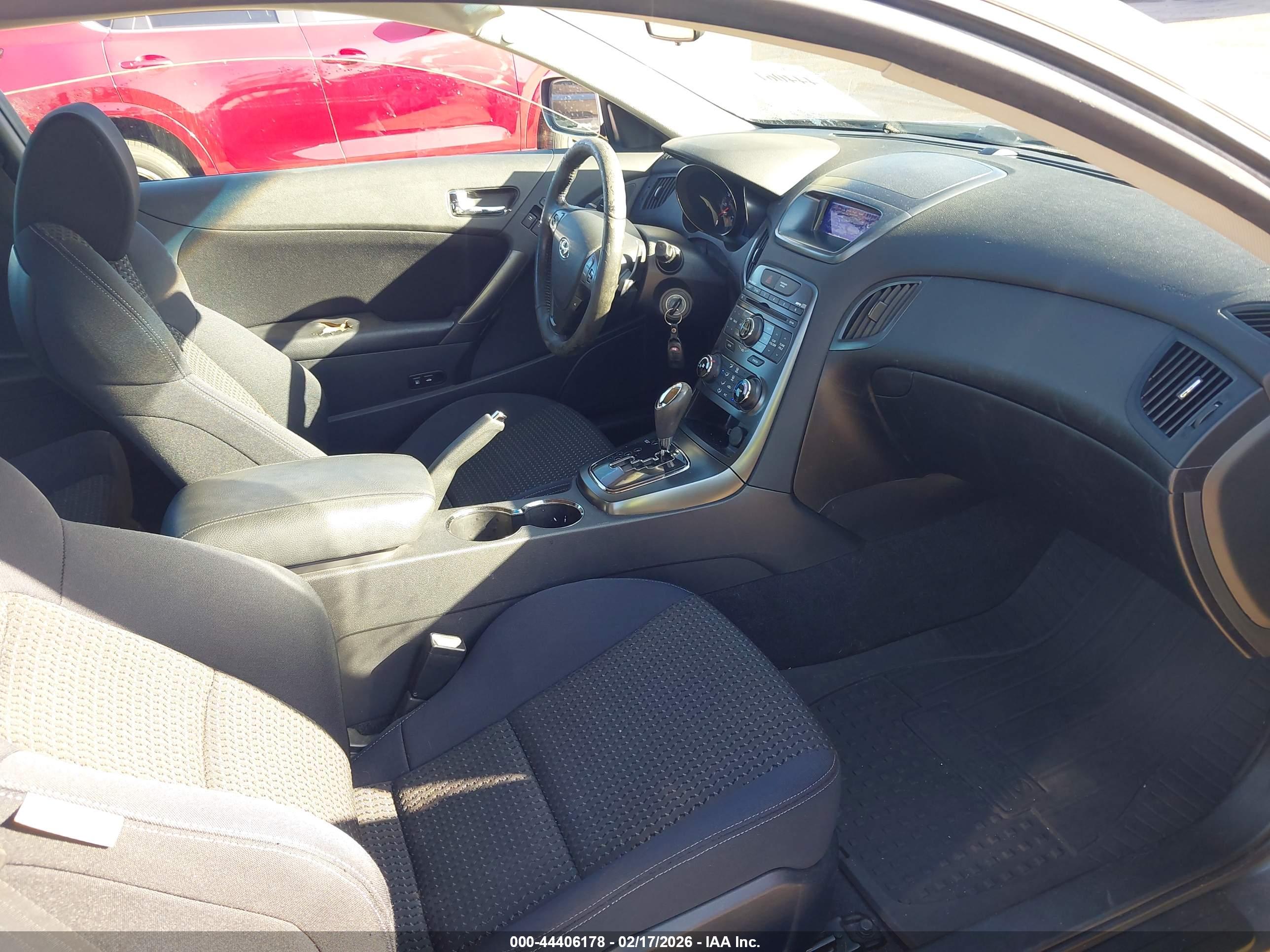 HYUNDAI GENESIS image 5