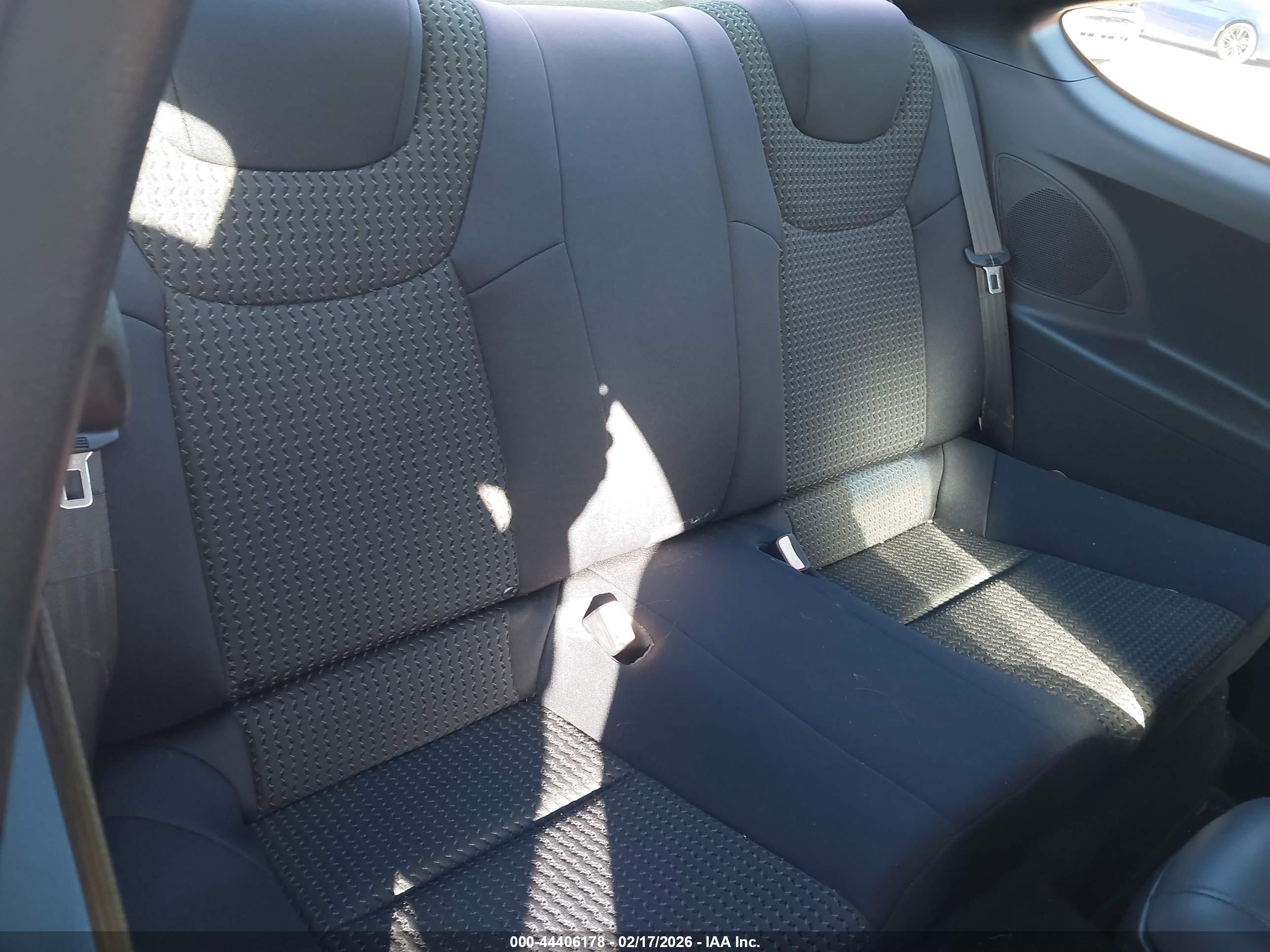 HYUNDAI GENESIS image 8