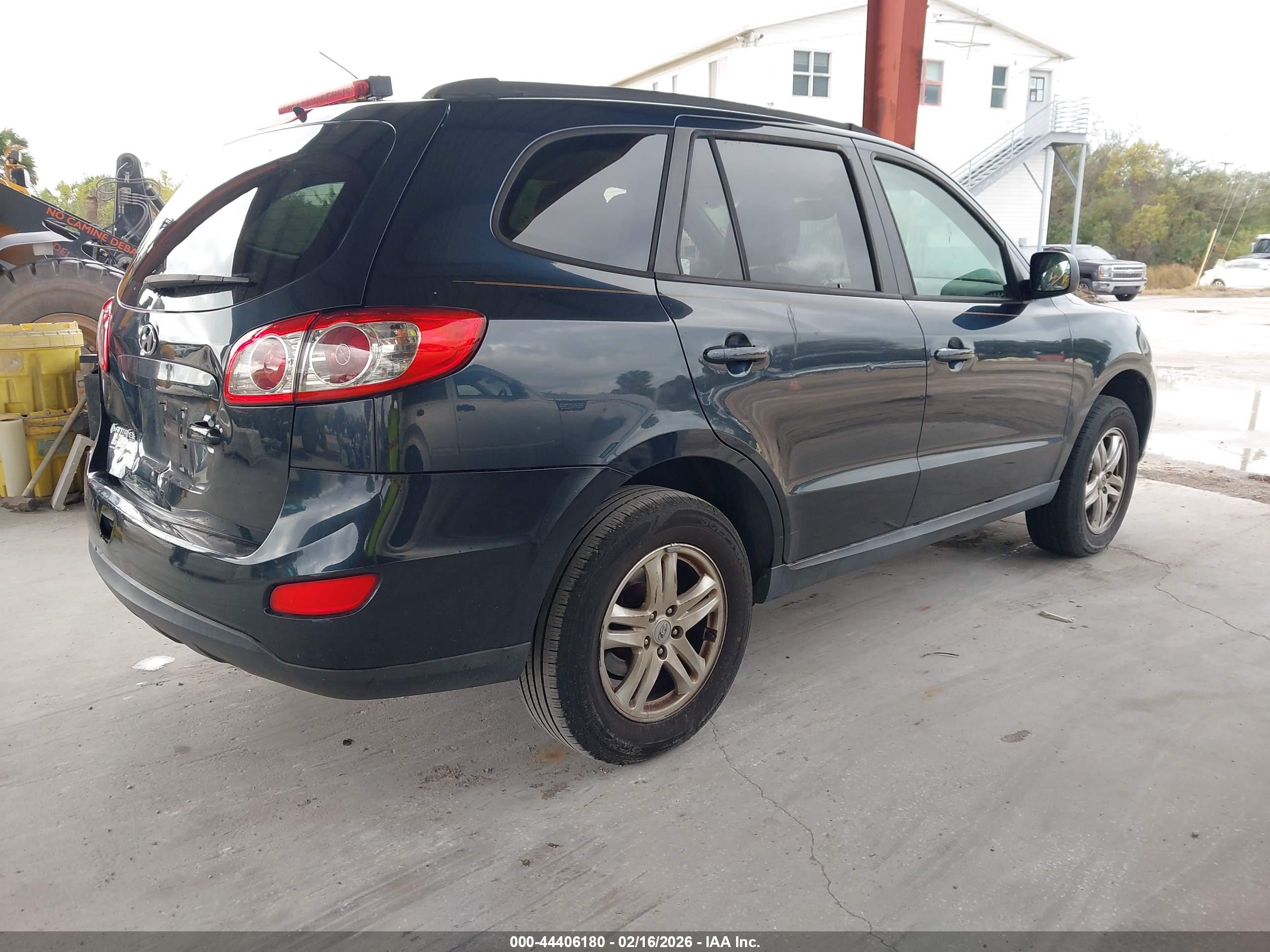 HYUNDAI SANTA image 4