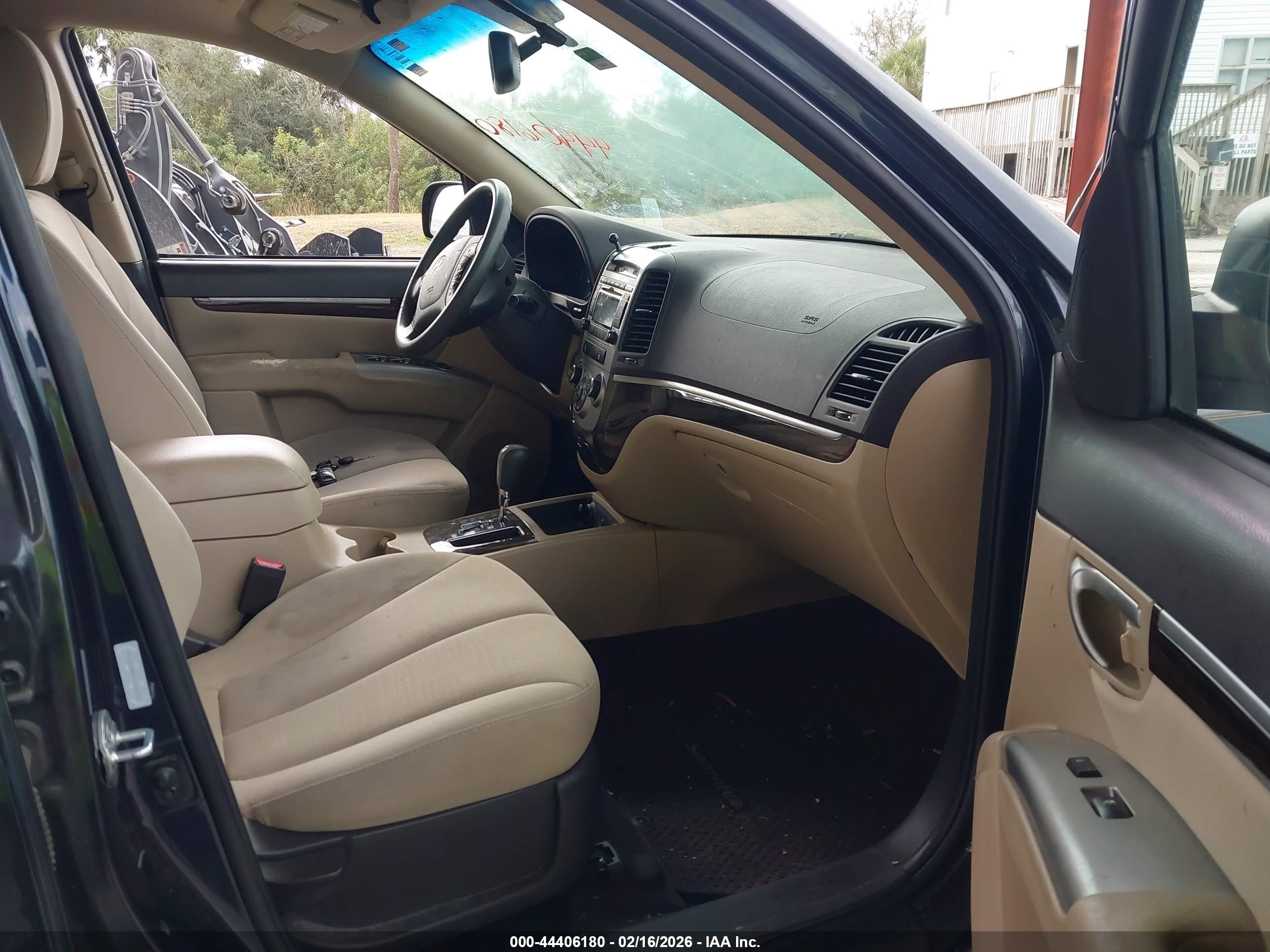 HYUNDAI SANTA image 5