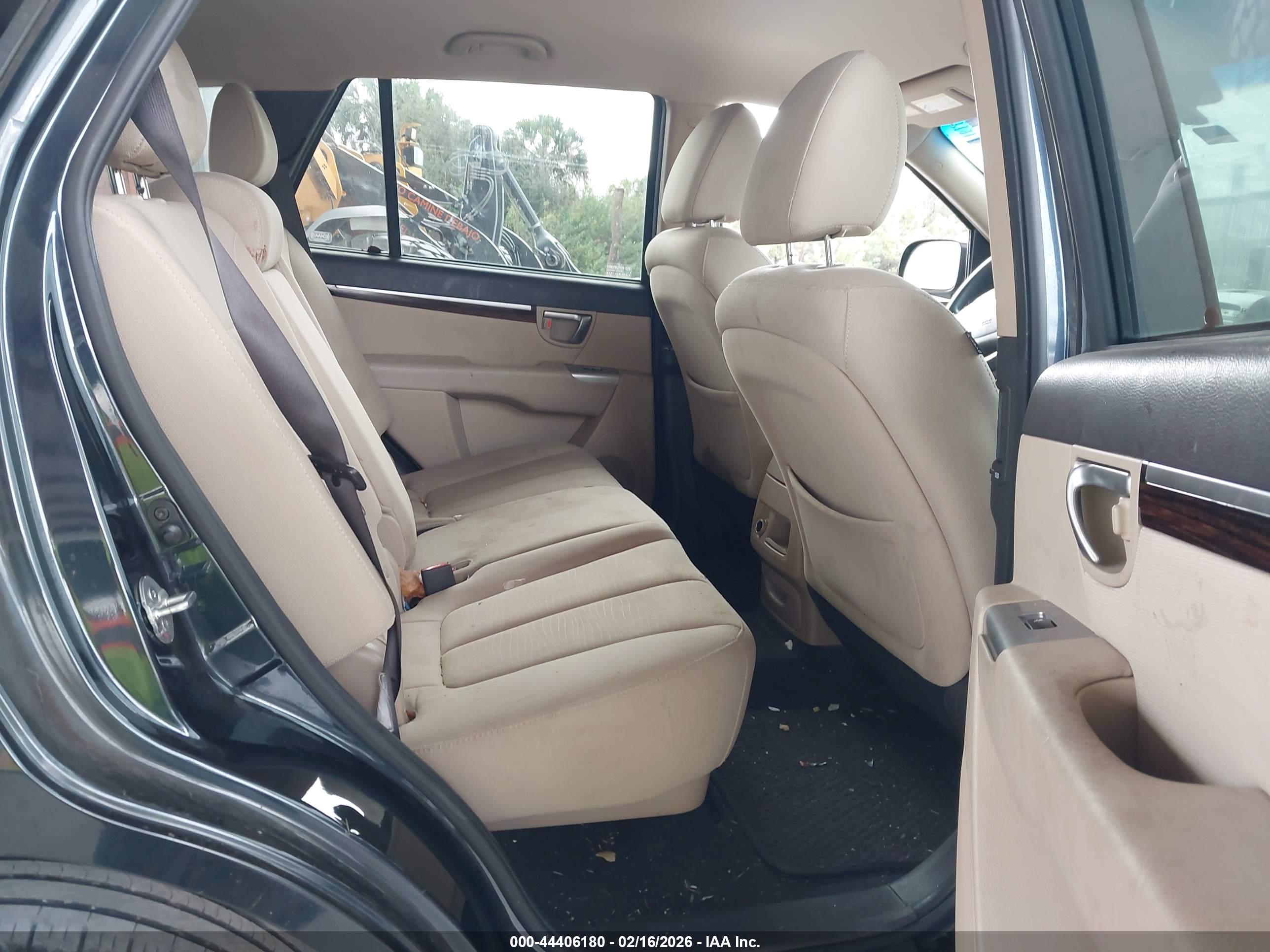 HYUNDAI SANTA image 8