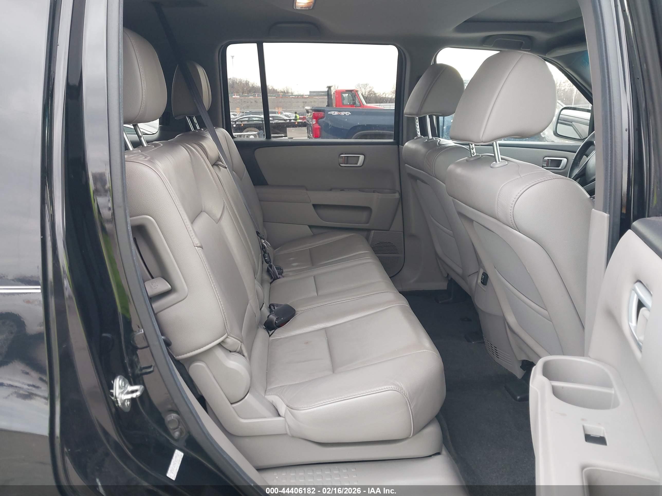 HONDA PILOT image 8