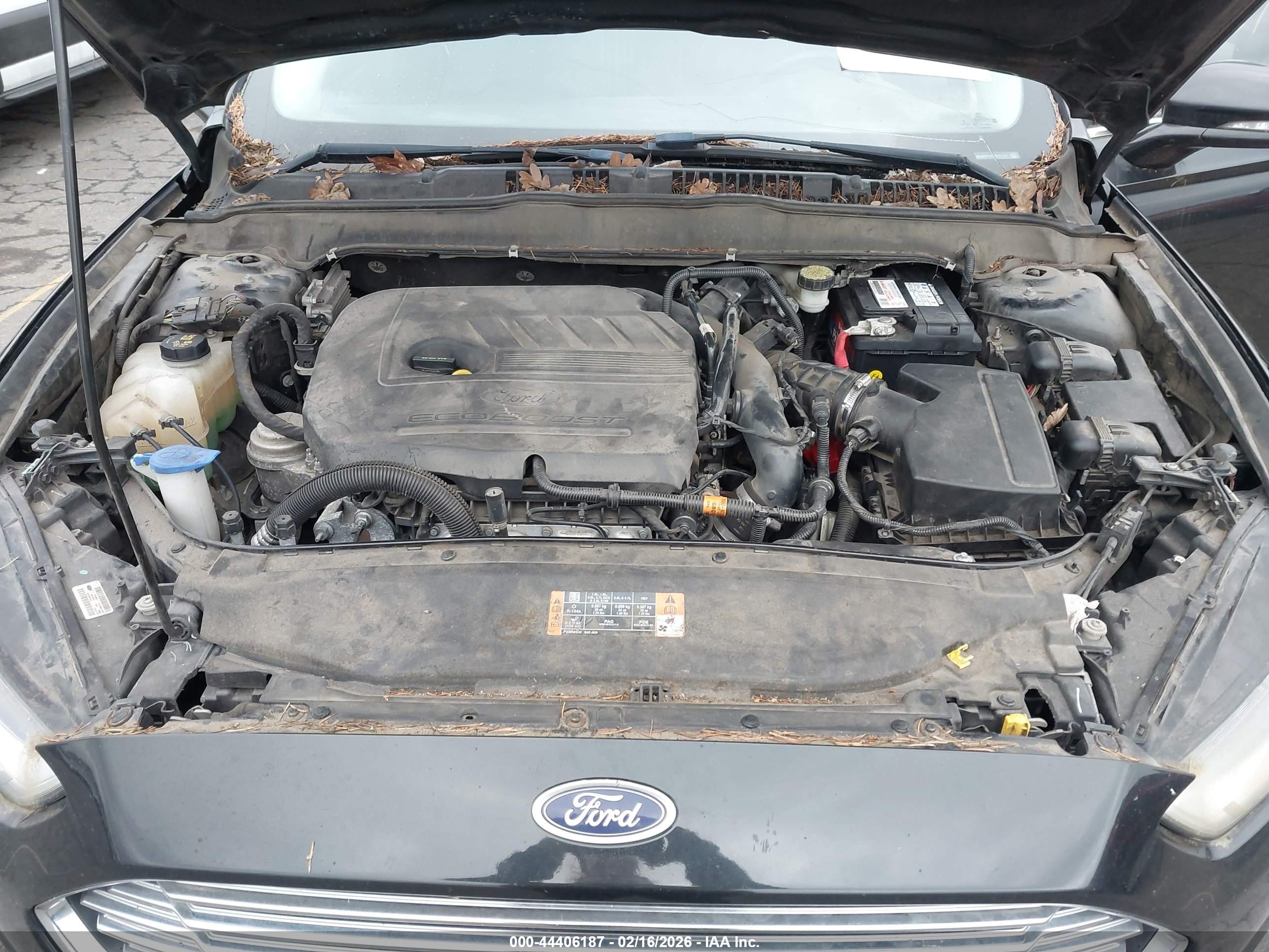 FORD FUSION image 10