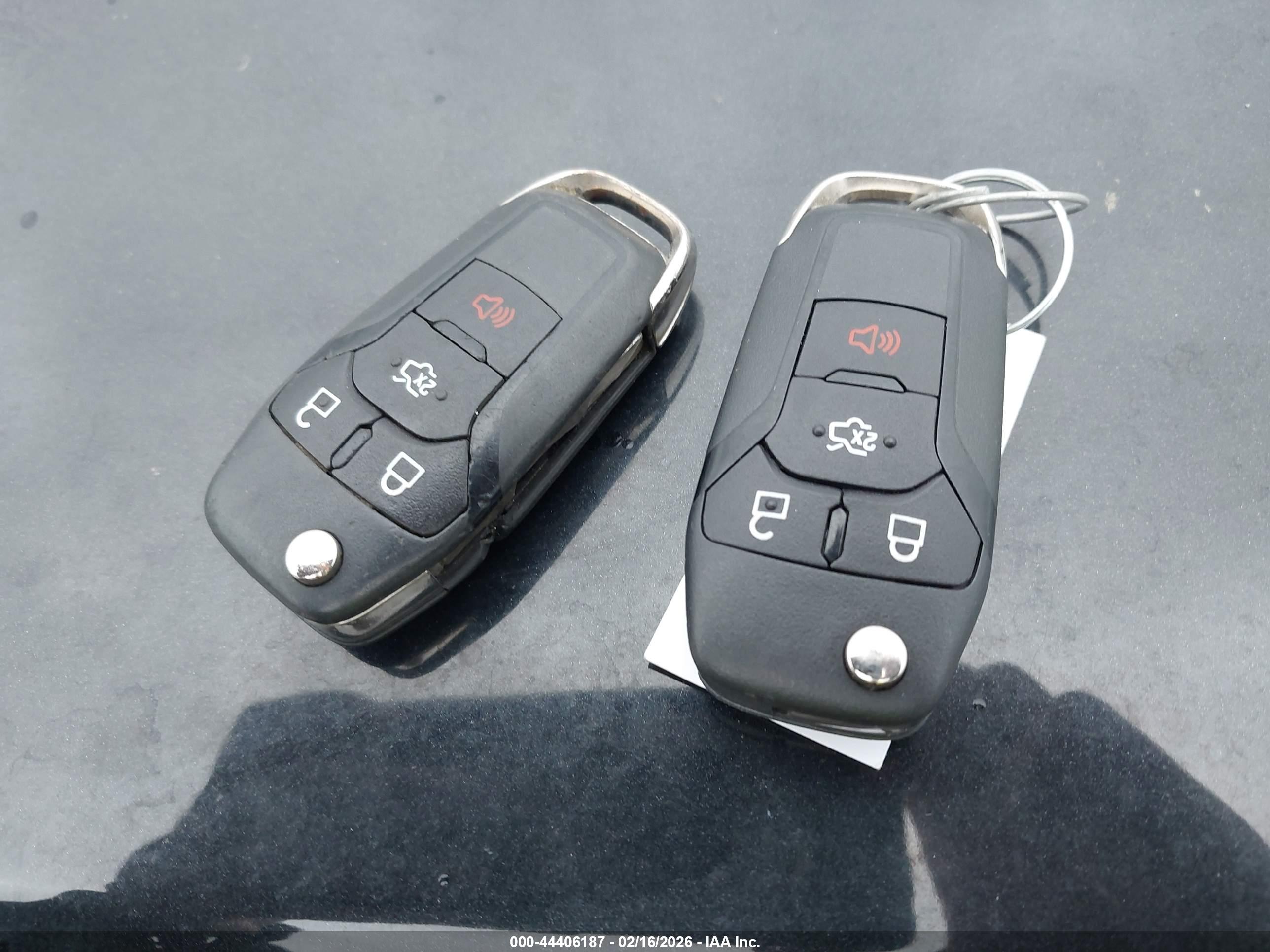 FORD FUSION image 11