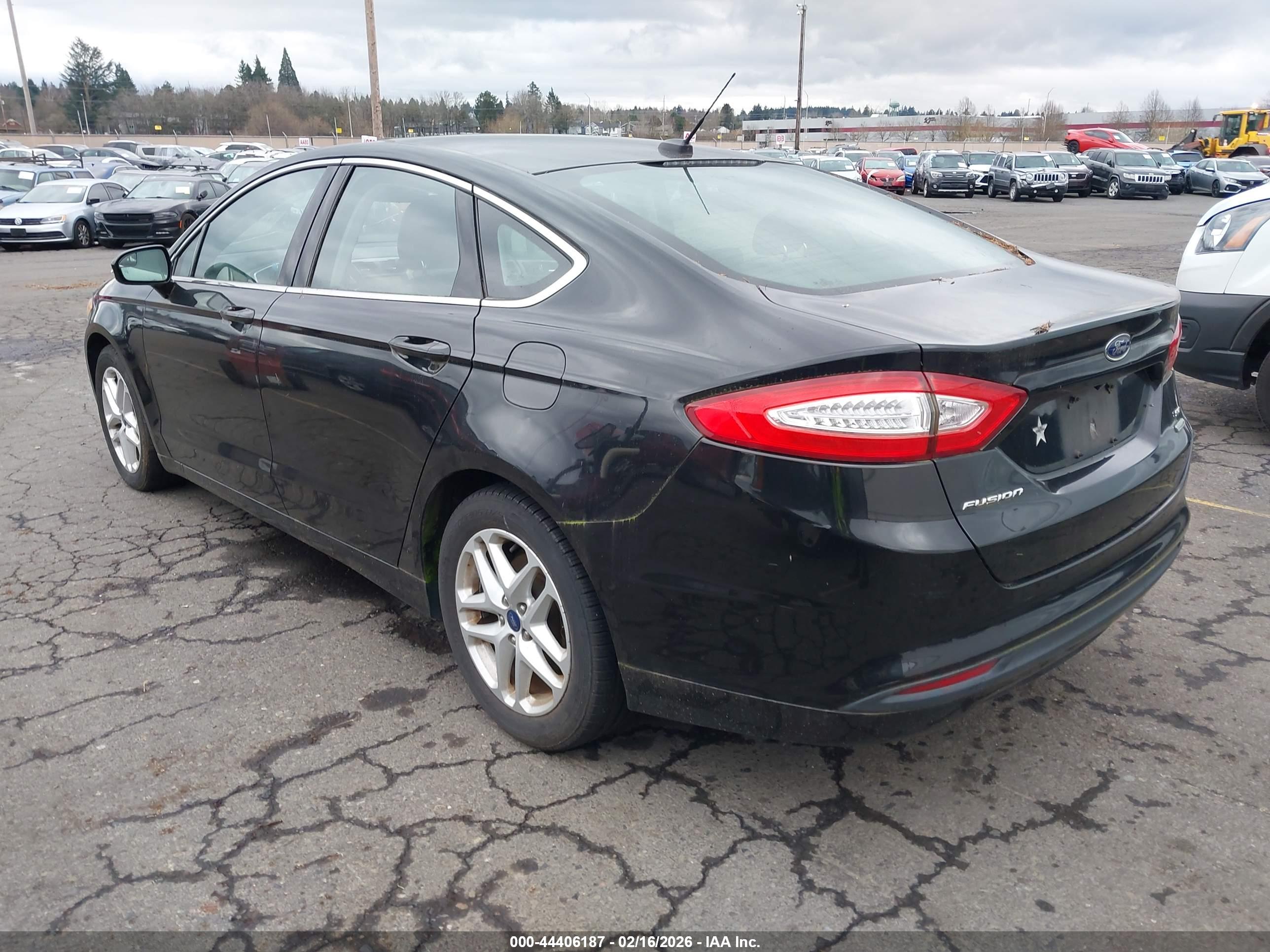 FORD FUSION image 3