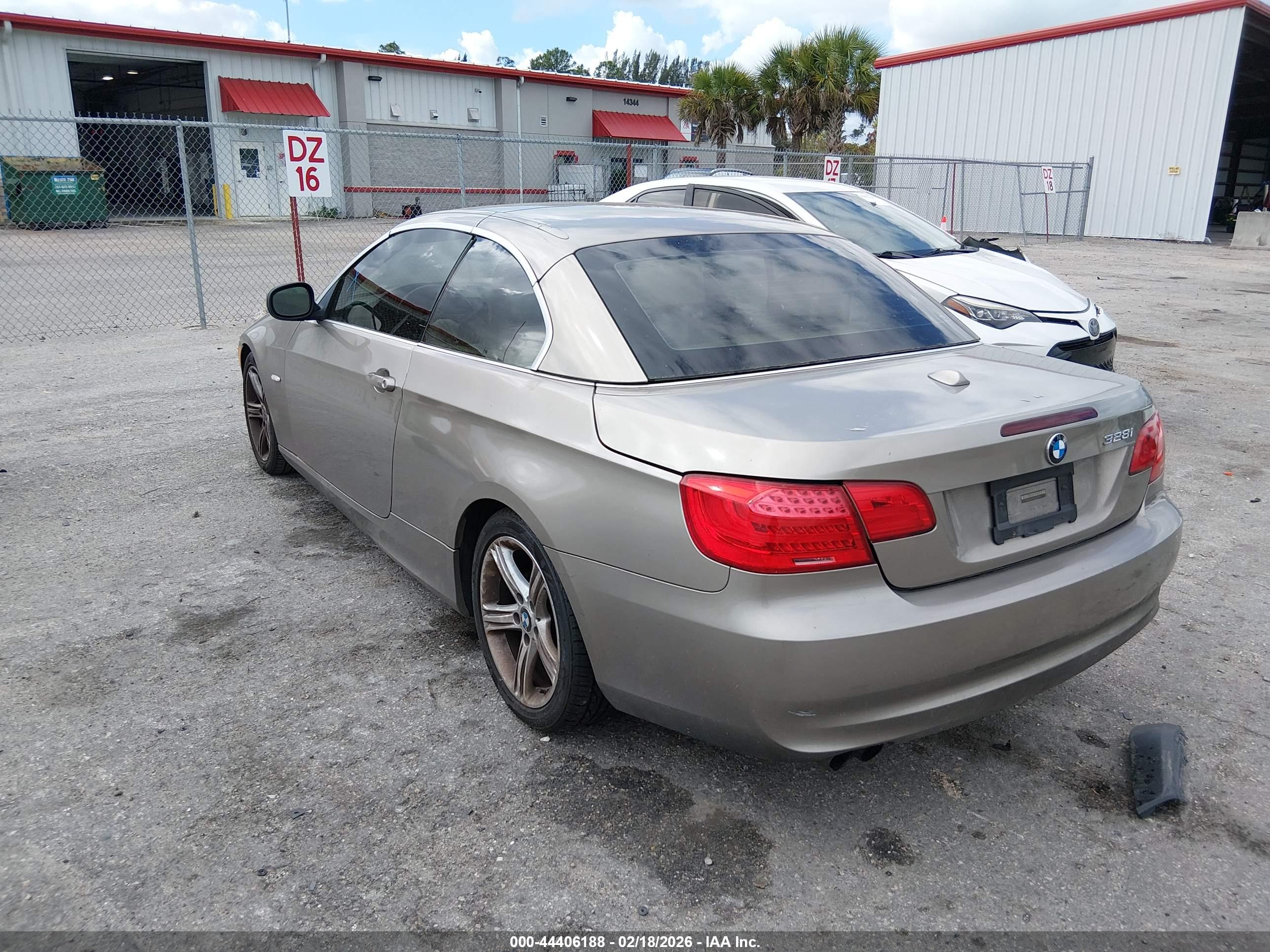 BMW 328I image 3