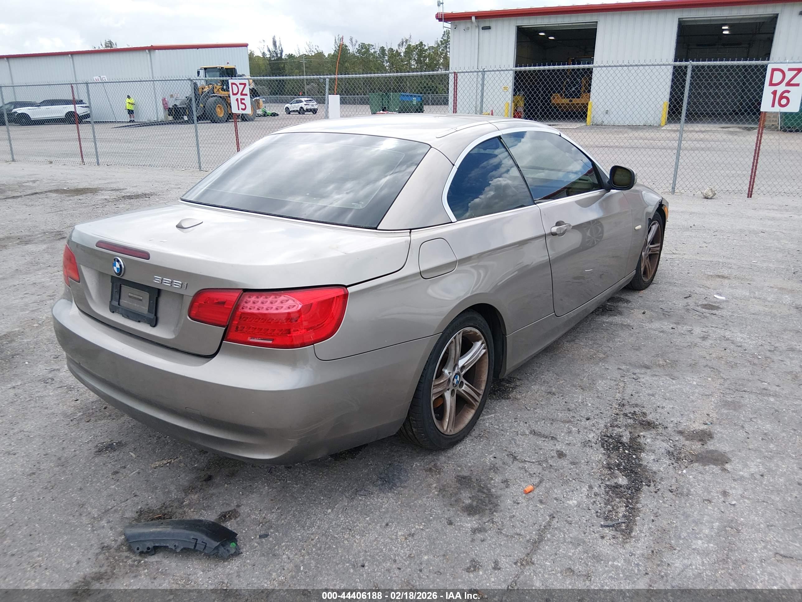BMW 328I image 4