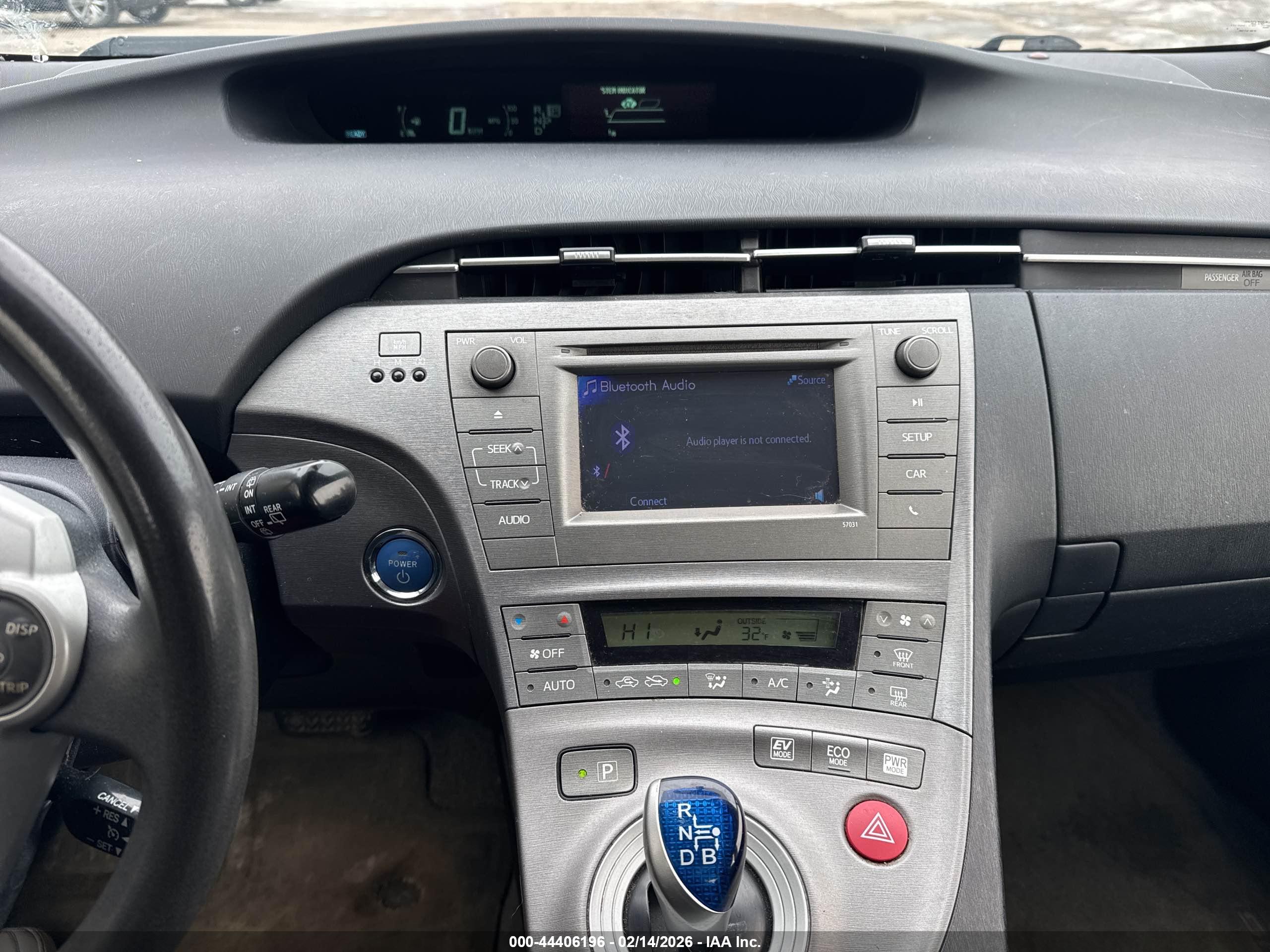 TOYOTA PRIUS image 6