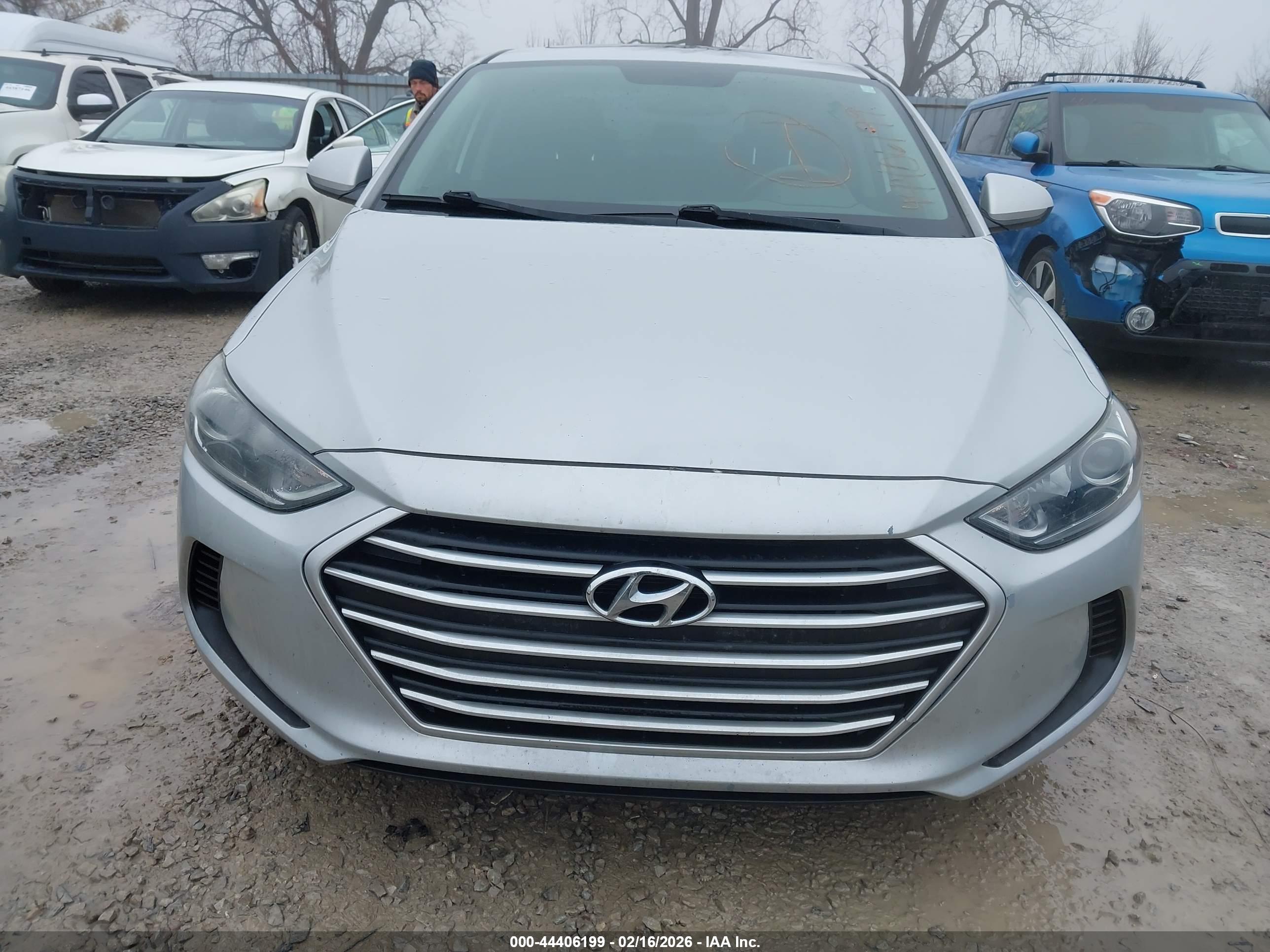 HYUNDAI ELANTRA image 6