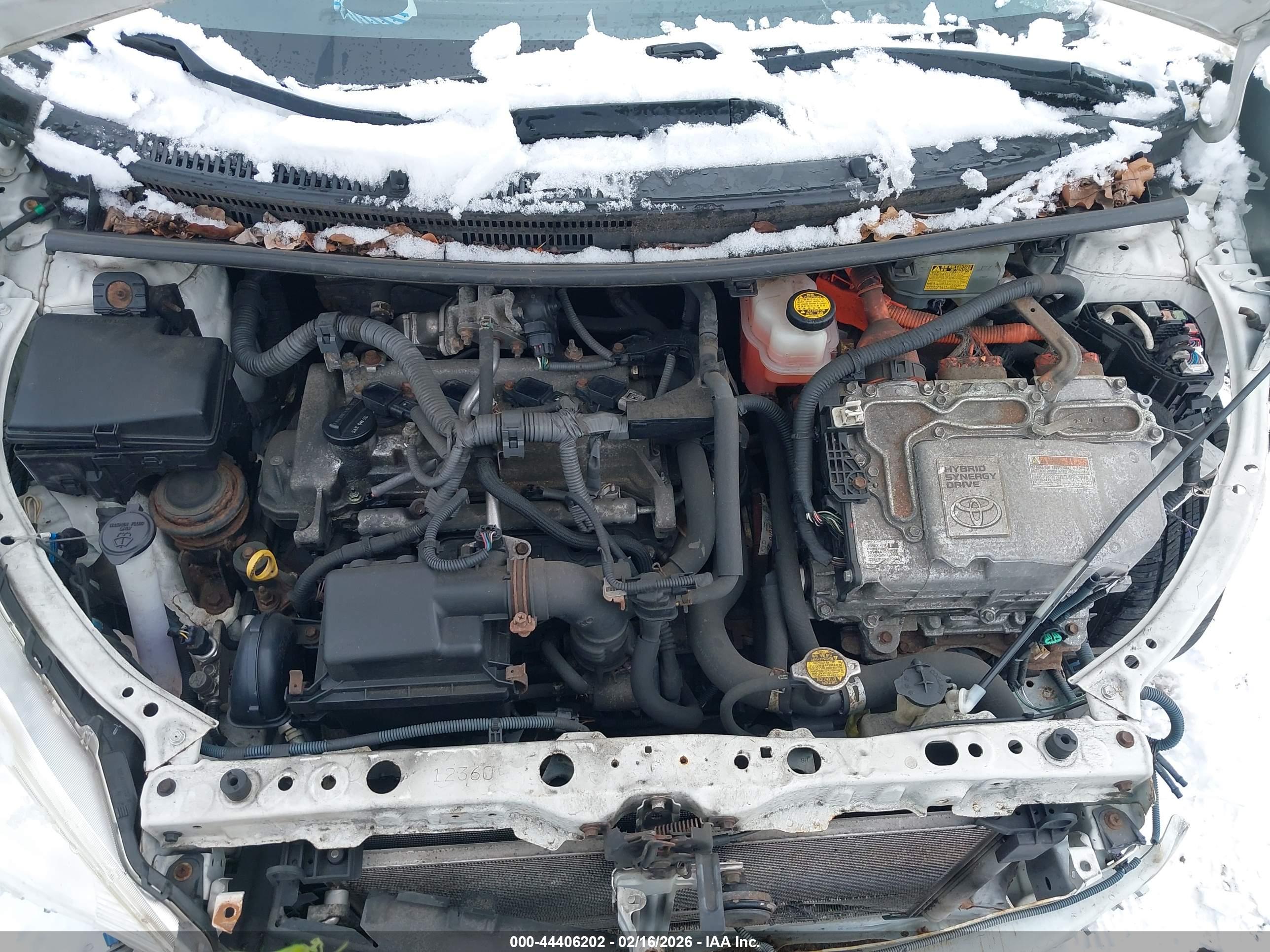 TOYOTA PRIUS image 10