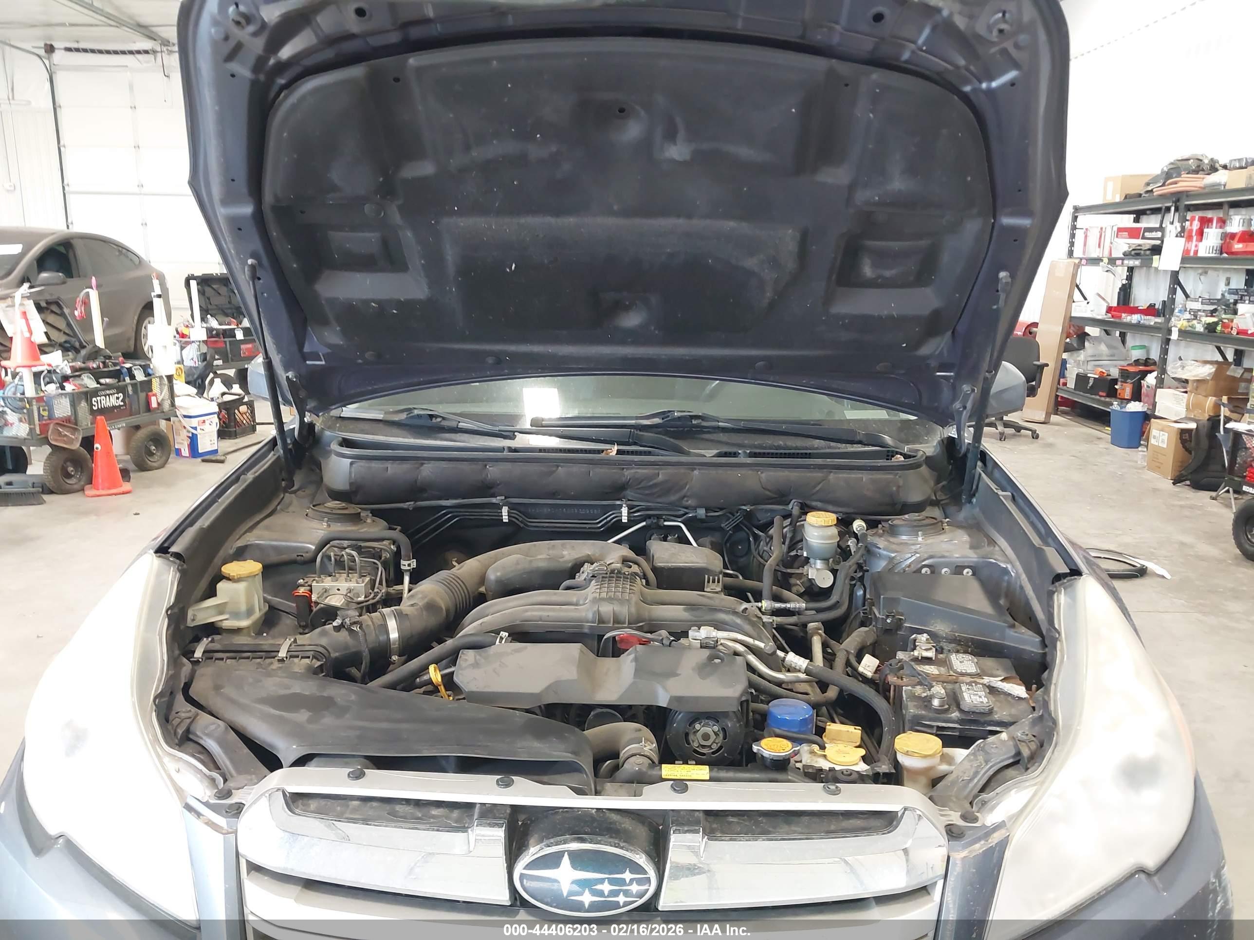 SUBARU OUTBACK image 10