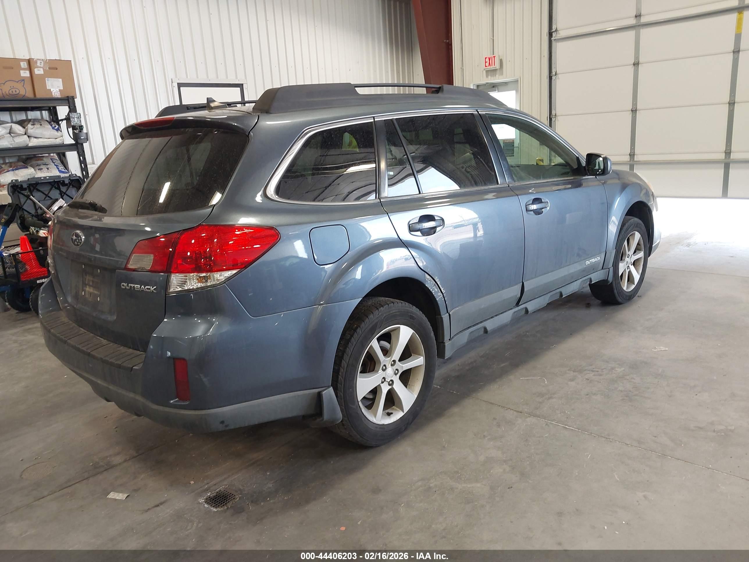 SUBARU OUTBACK image 4