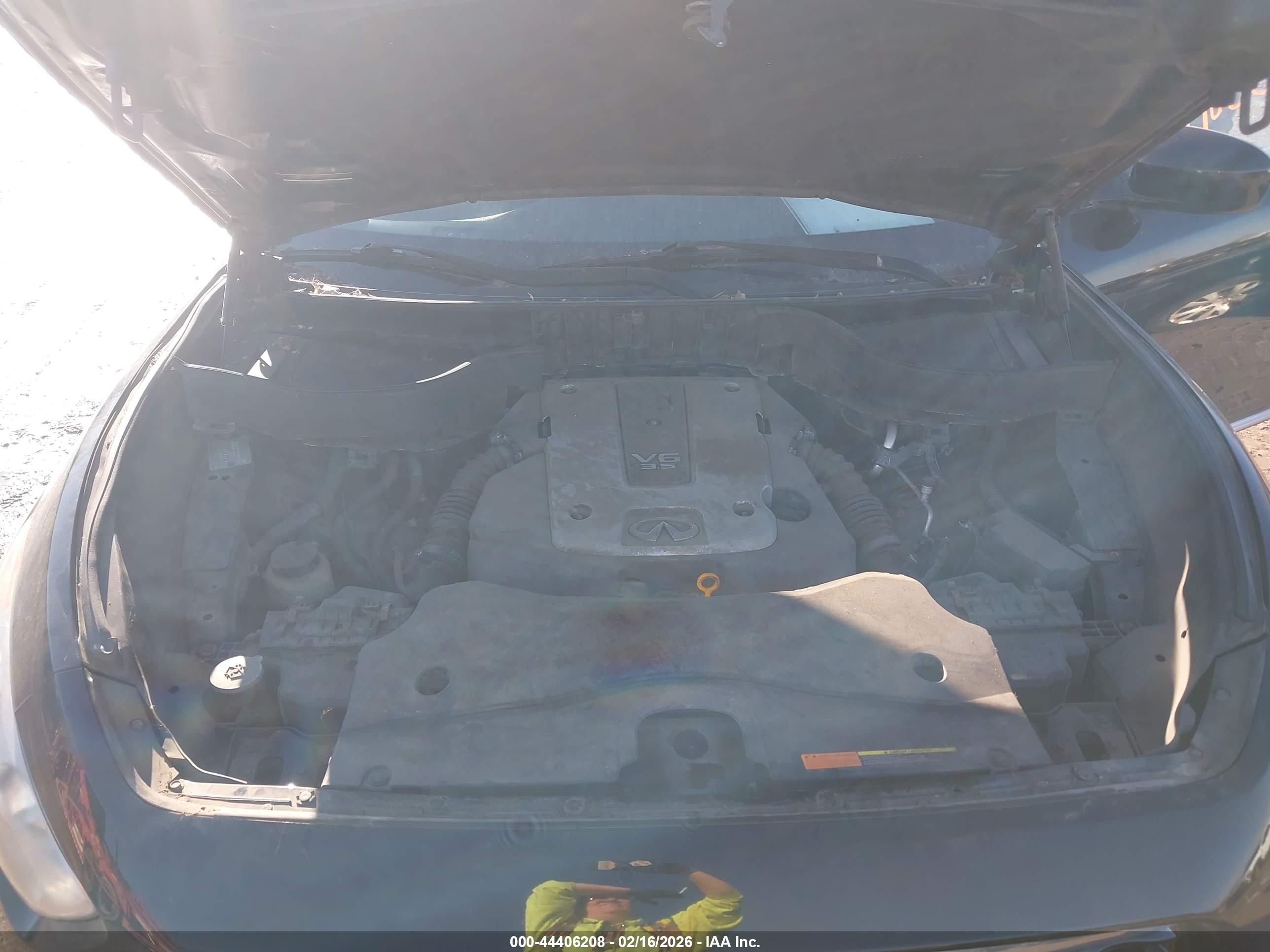 INFINITI FX35 image 10