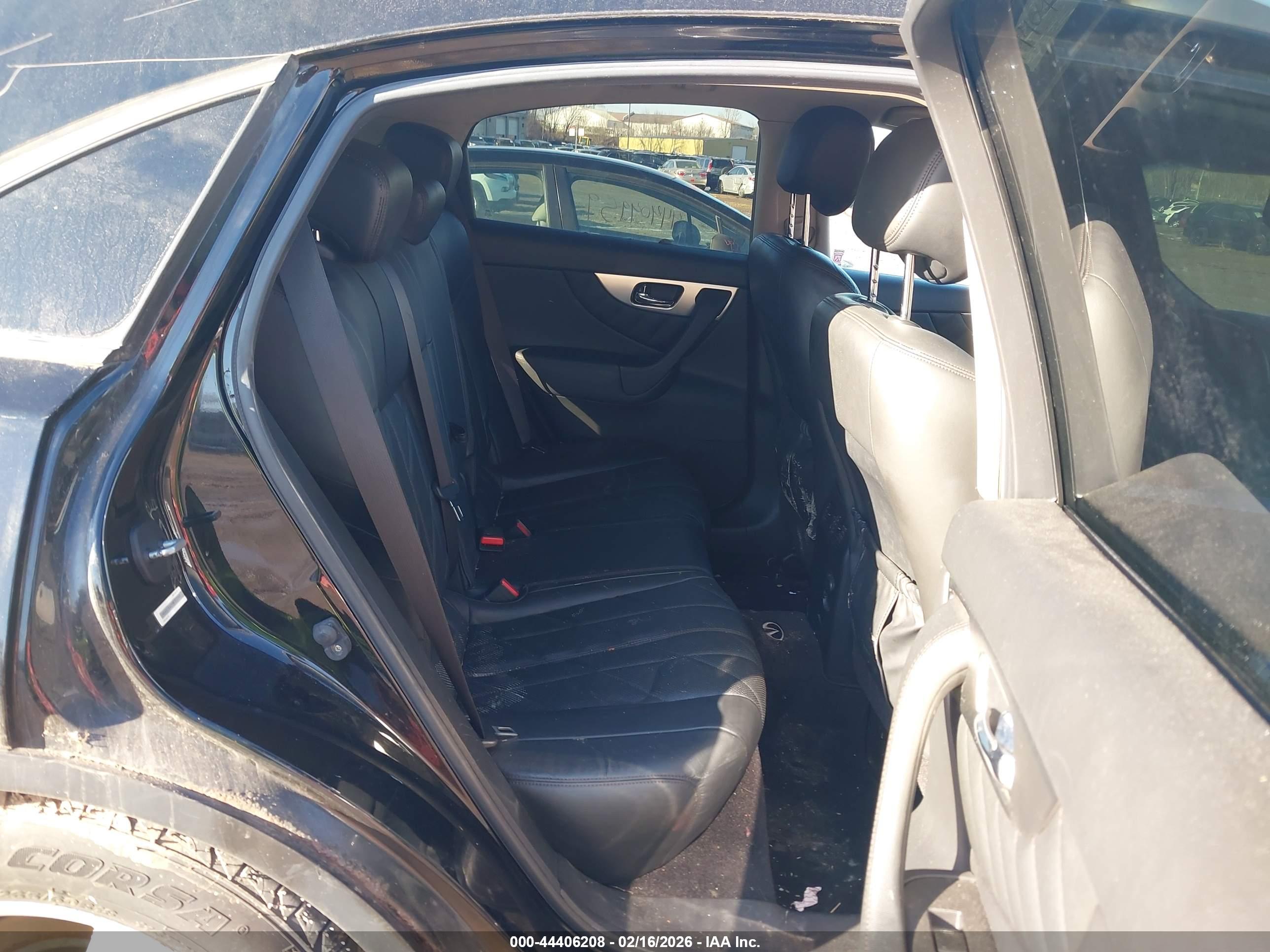 INFINITI FX35 image 8