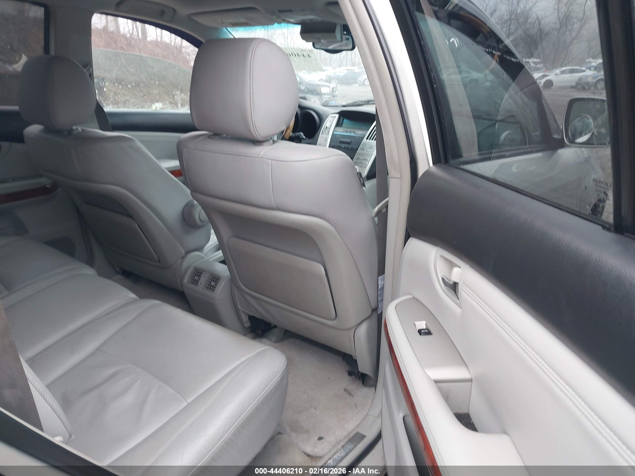 LEXUS RX image 8