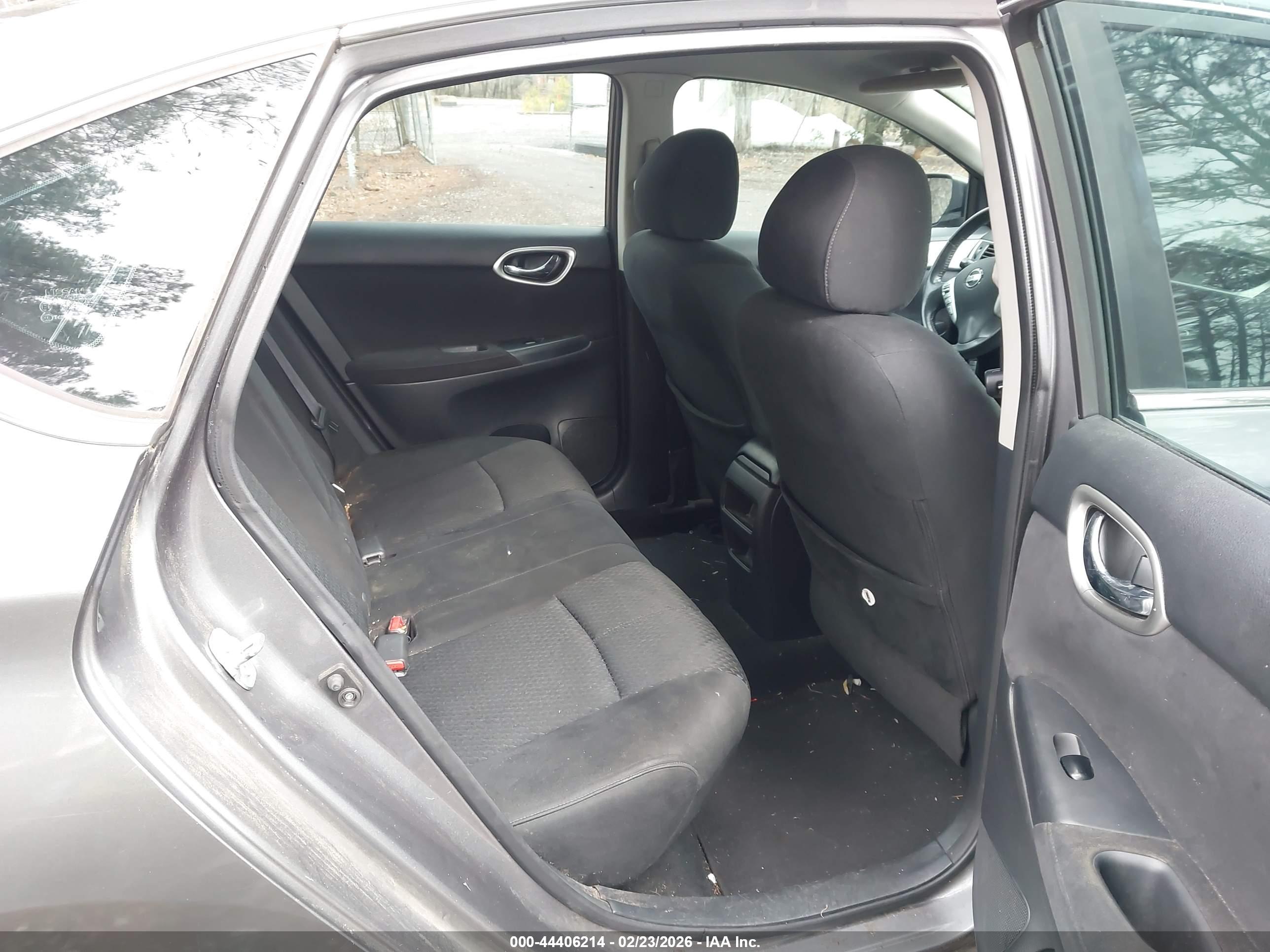 NISSAN SENTRA image 8