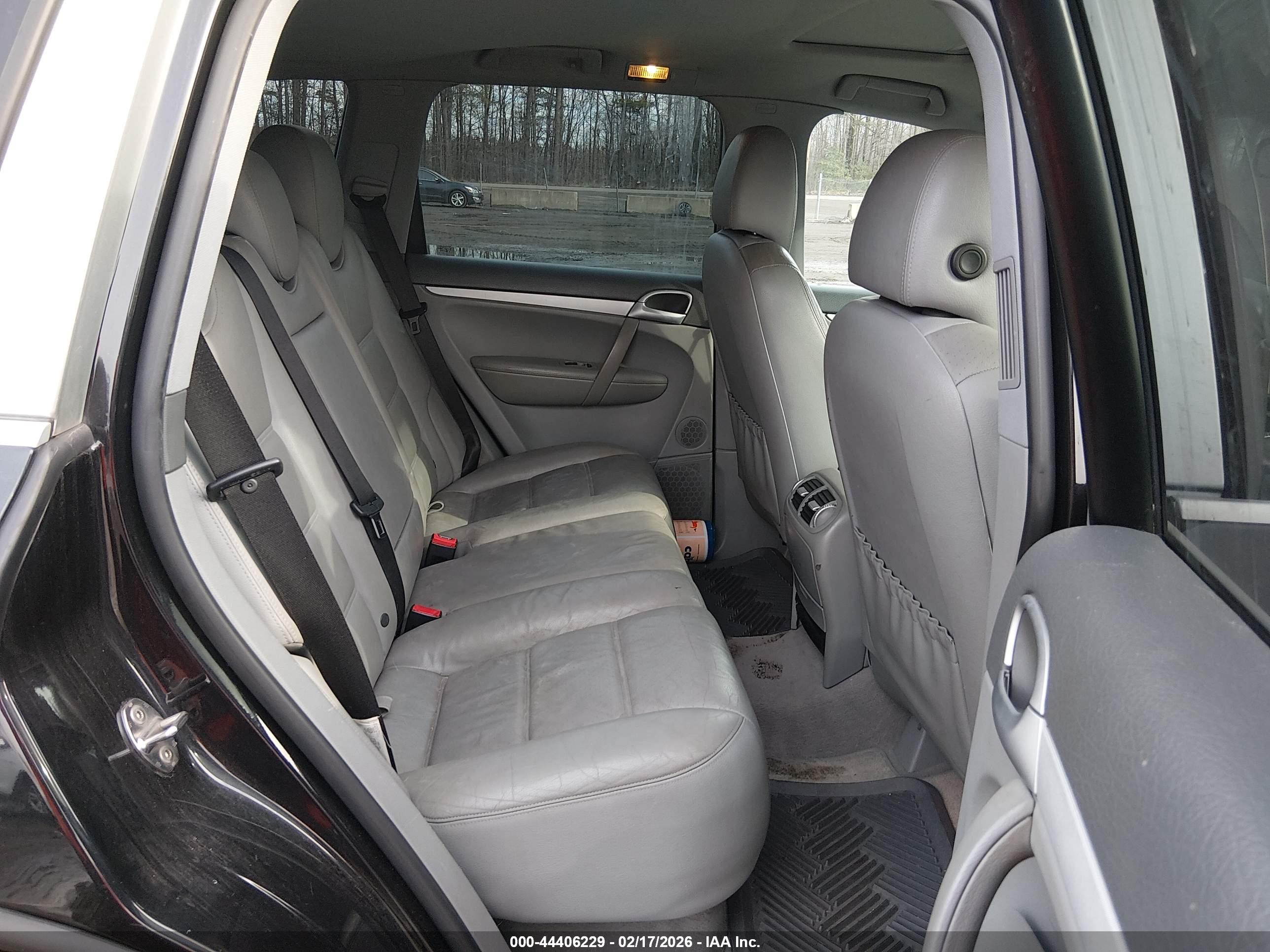 PORSCHE CAYENNE image 8