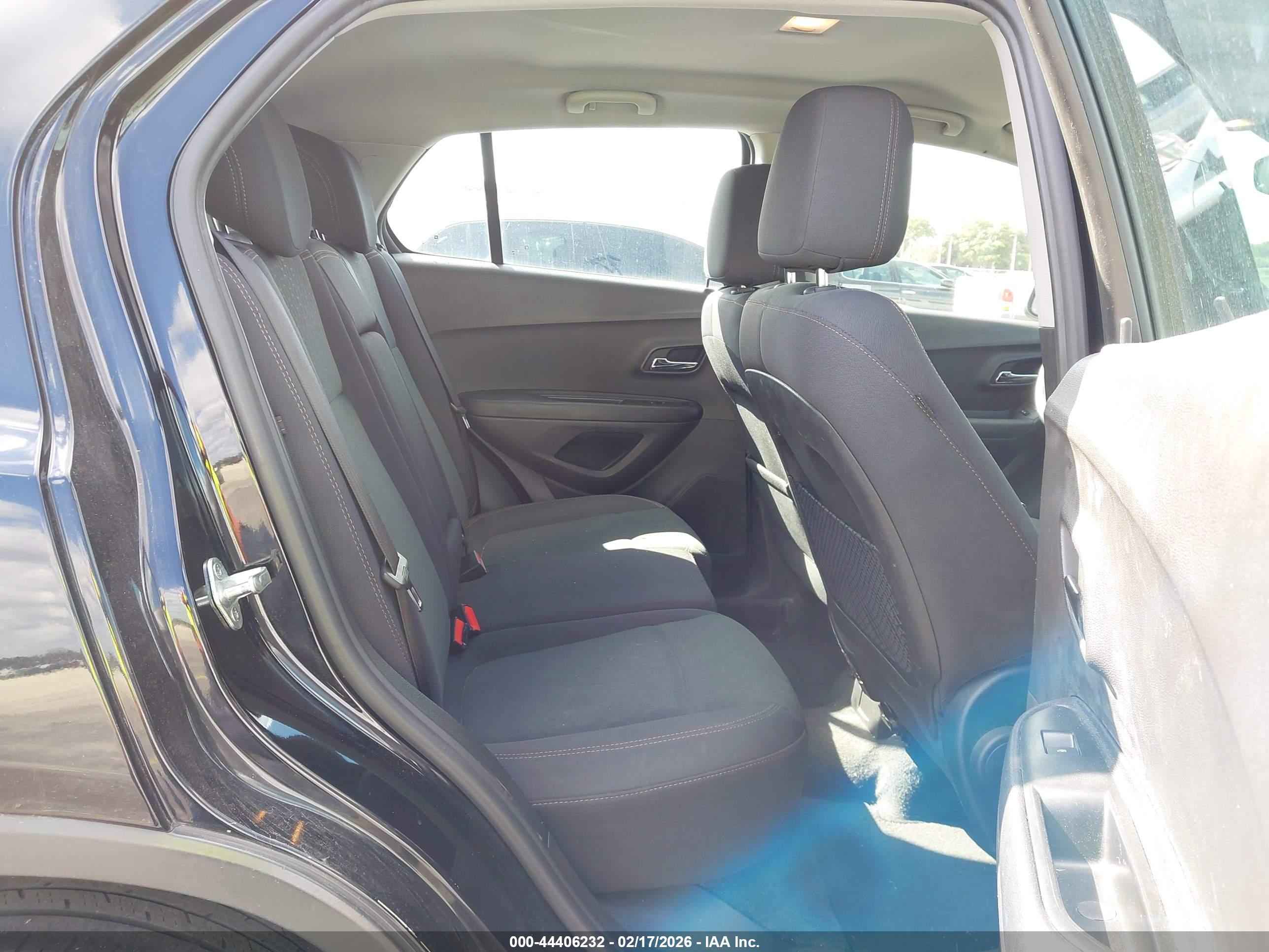 CHEVROLET TRAX image 8