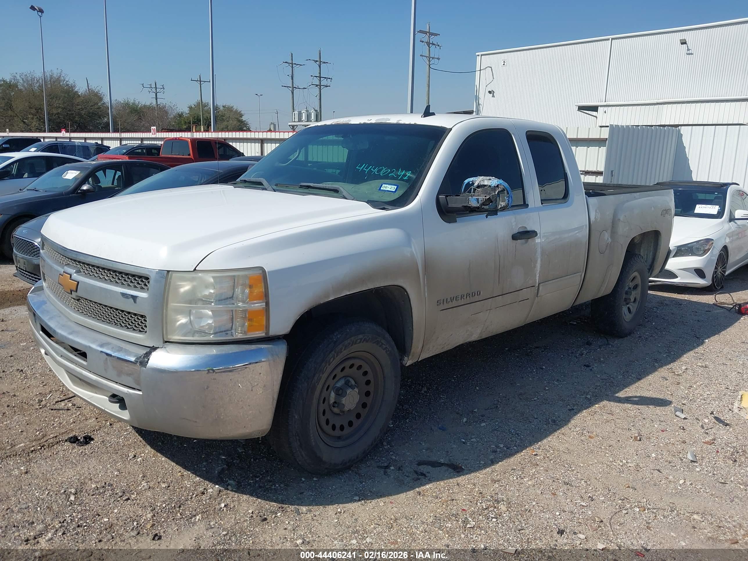 CHEVROLET SILVERADO image 2