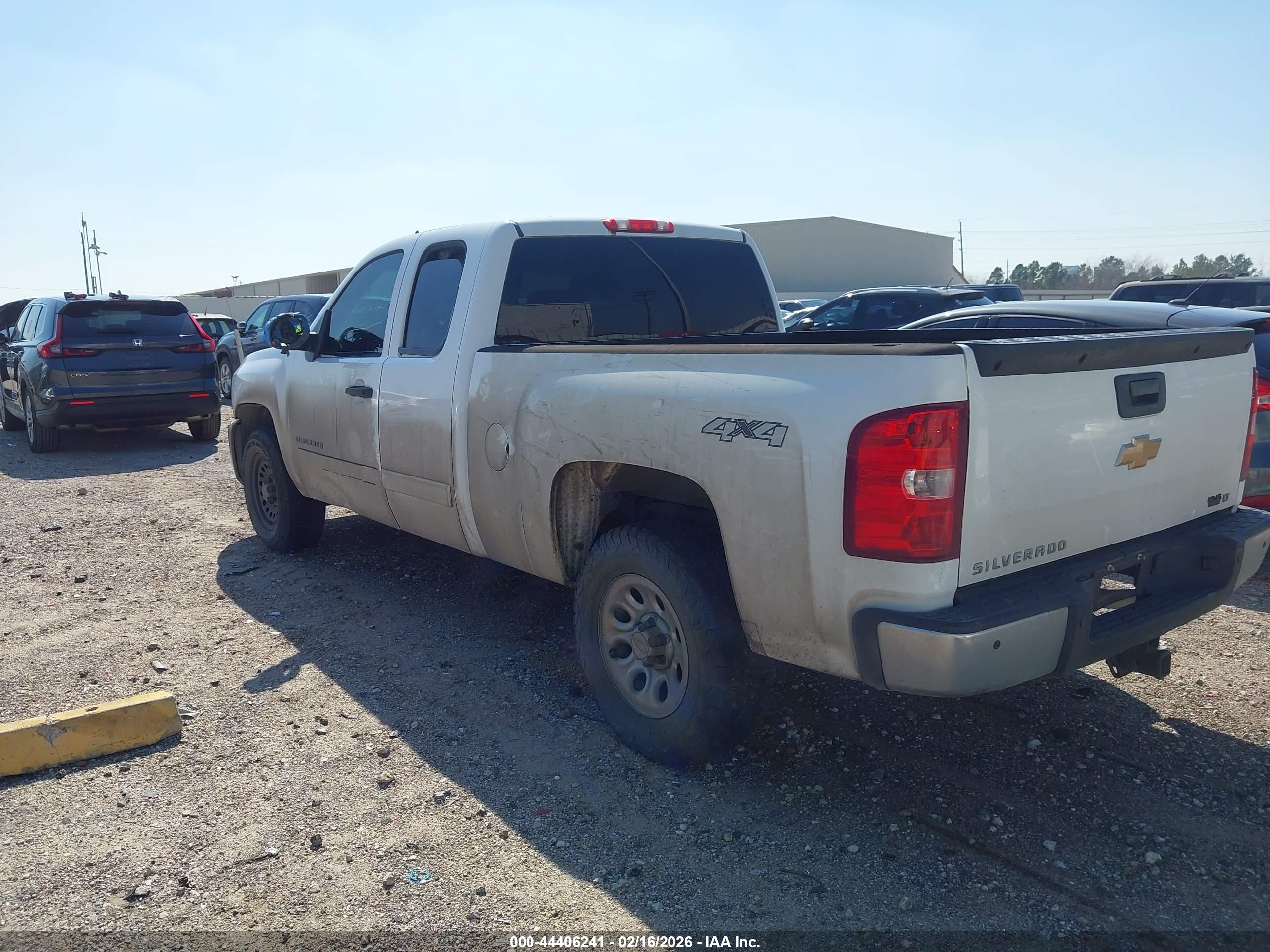 CHEVROLET SILVERADO image 3