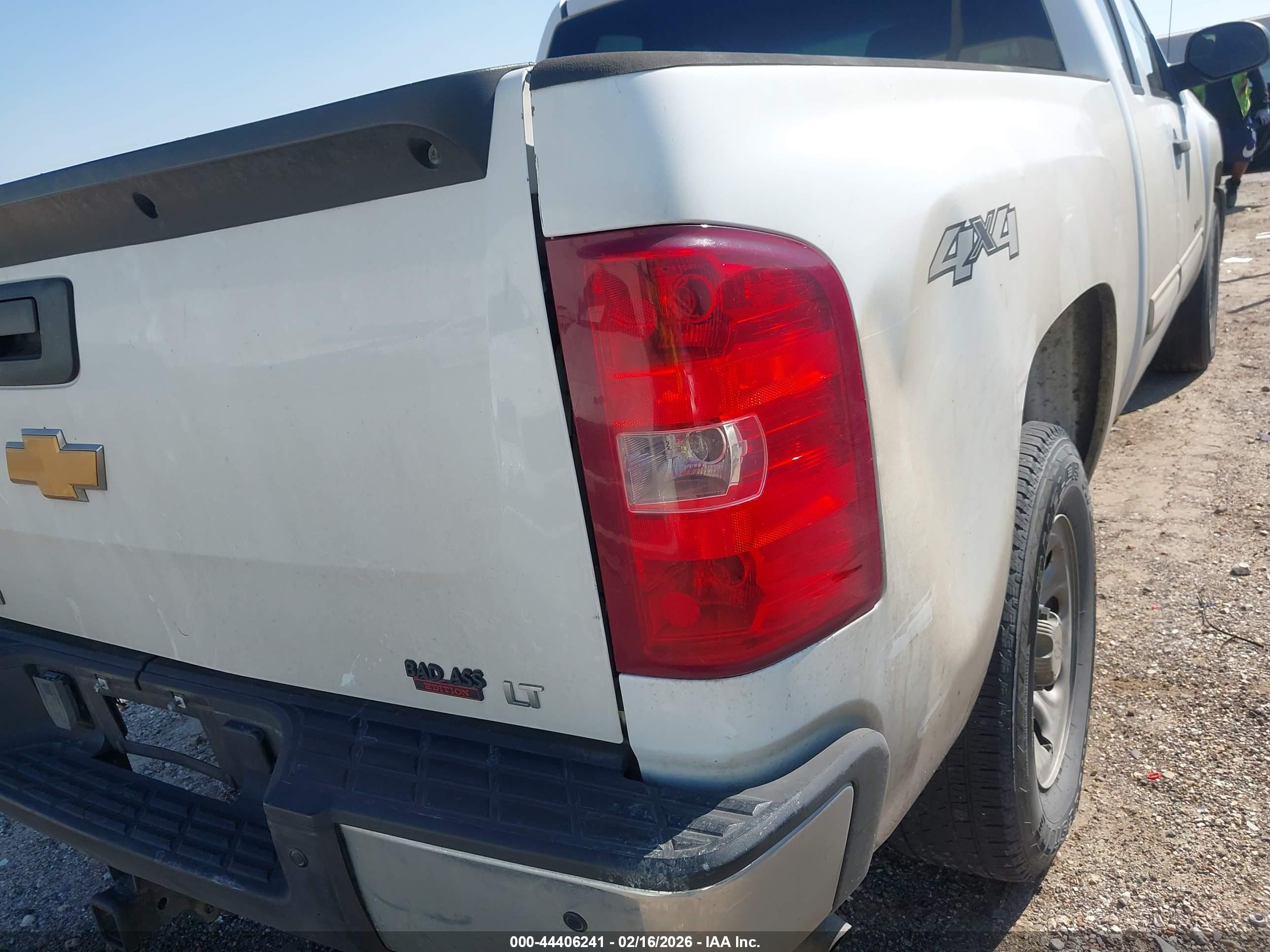 CHEVROLET SILVERADO image 6