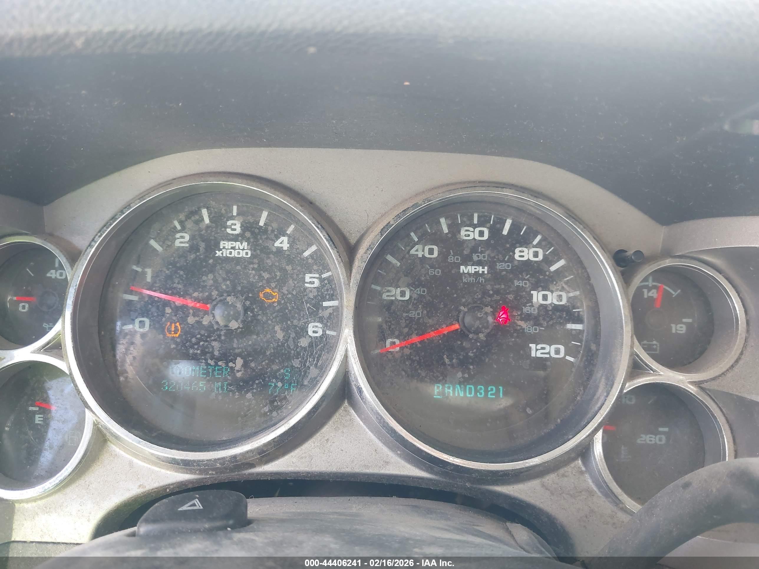 CHEVROLET SILVERADO image 7