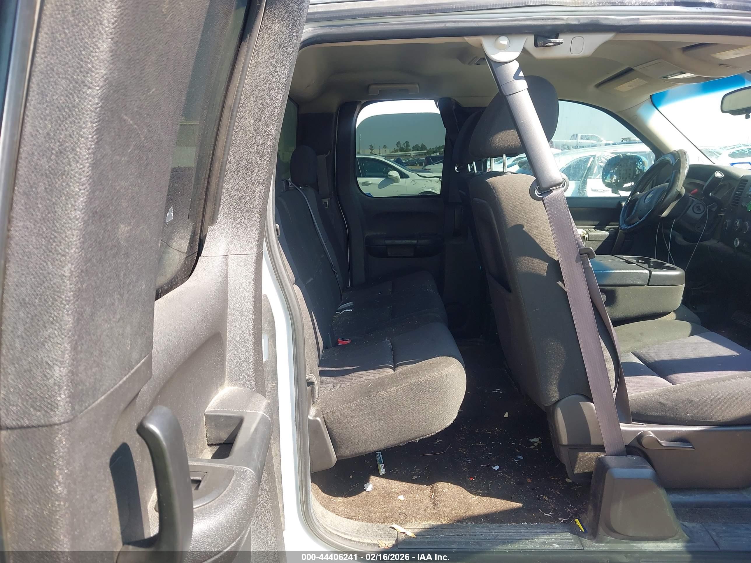 CHEVROLET SILVERADO image 8