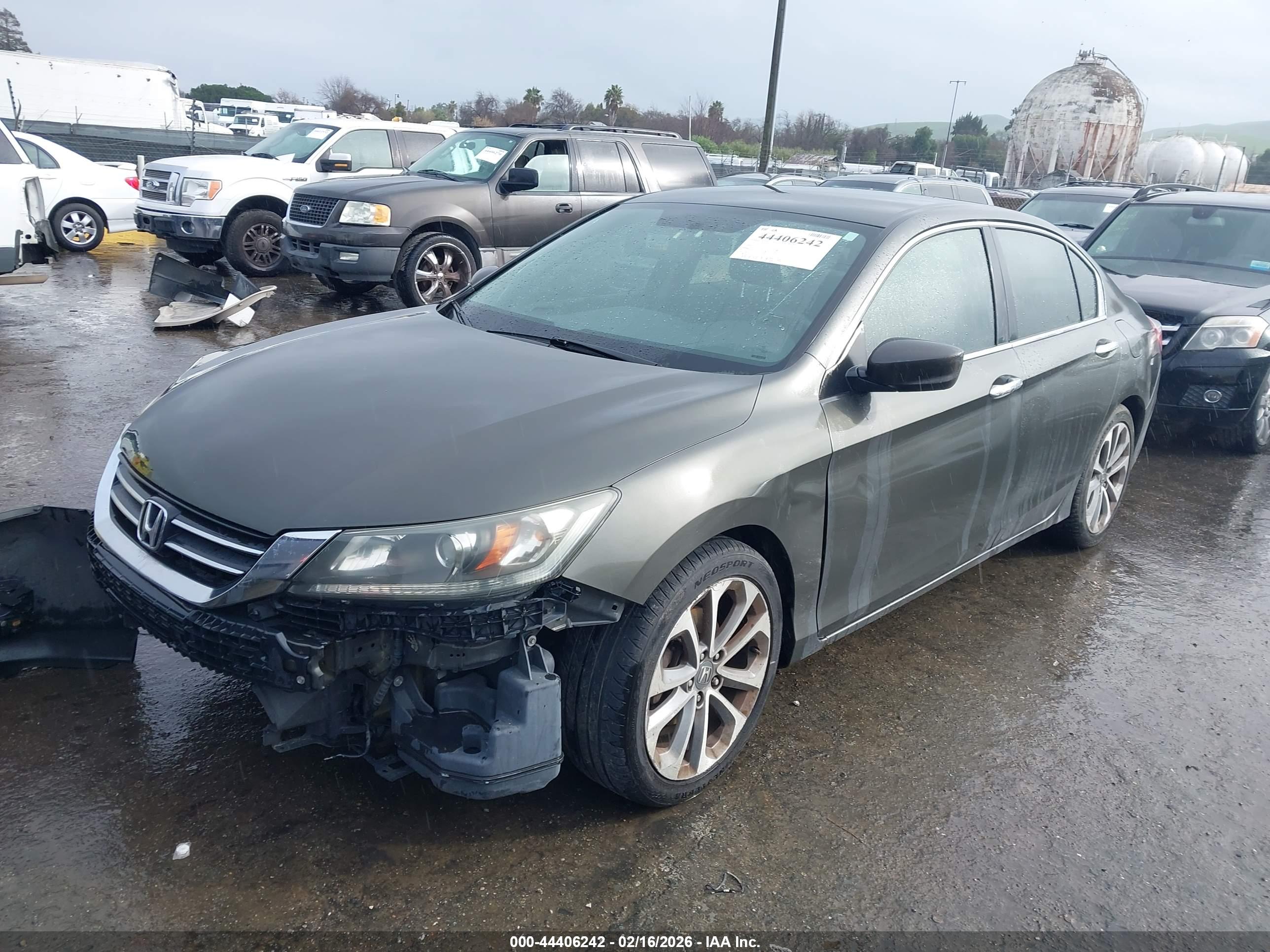 HONDA ACCORD image 2