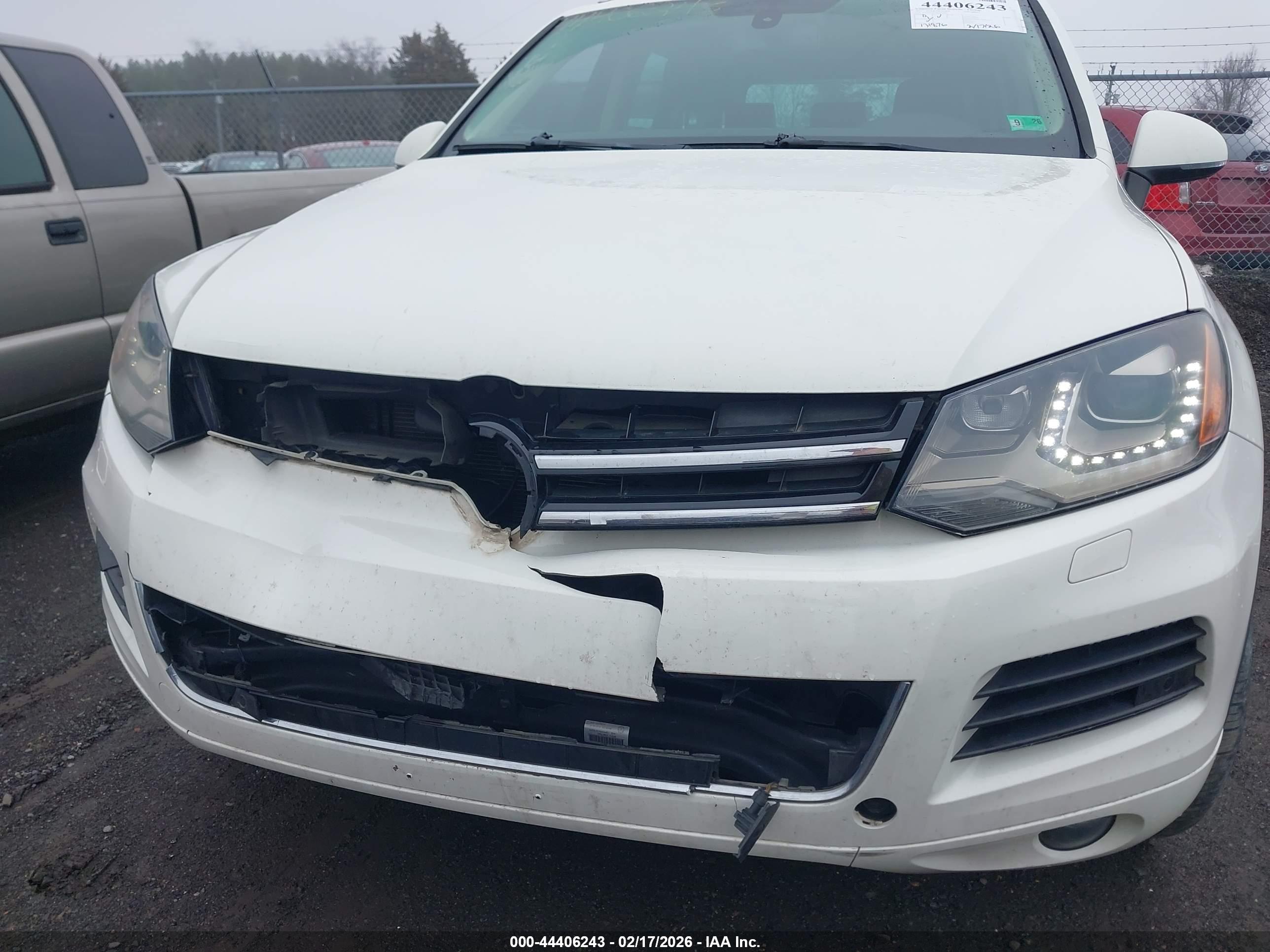 VOLKSWAGEN TOUAREG image 6
