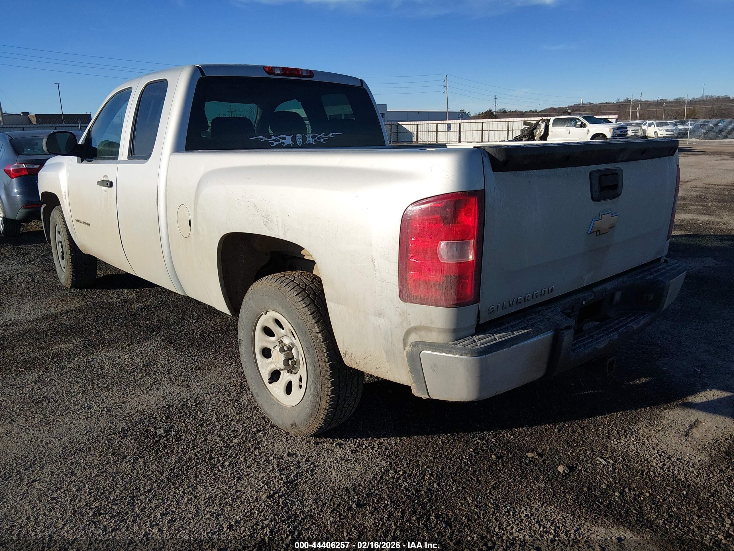 CHEVROLET SILVERADO image 3