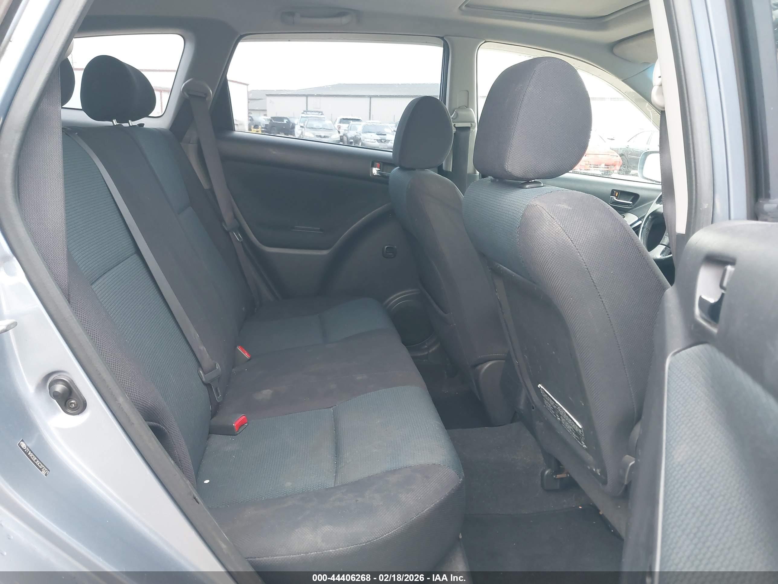 TOYOTA MATRIX image 8