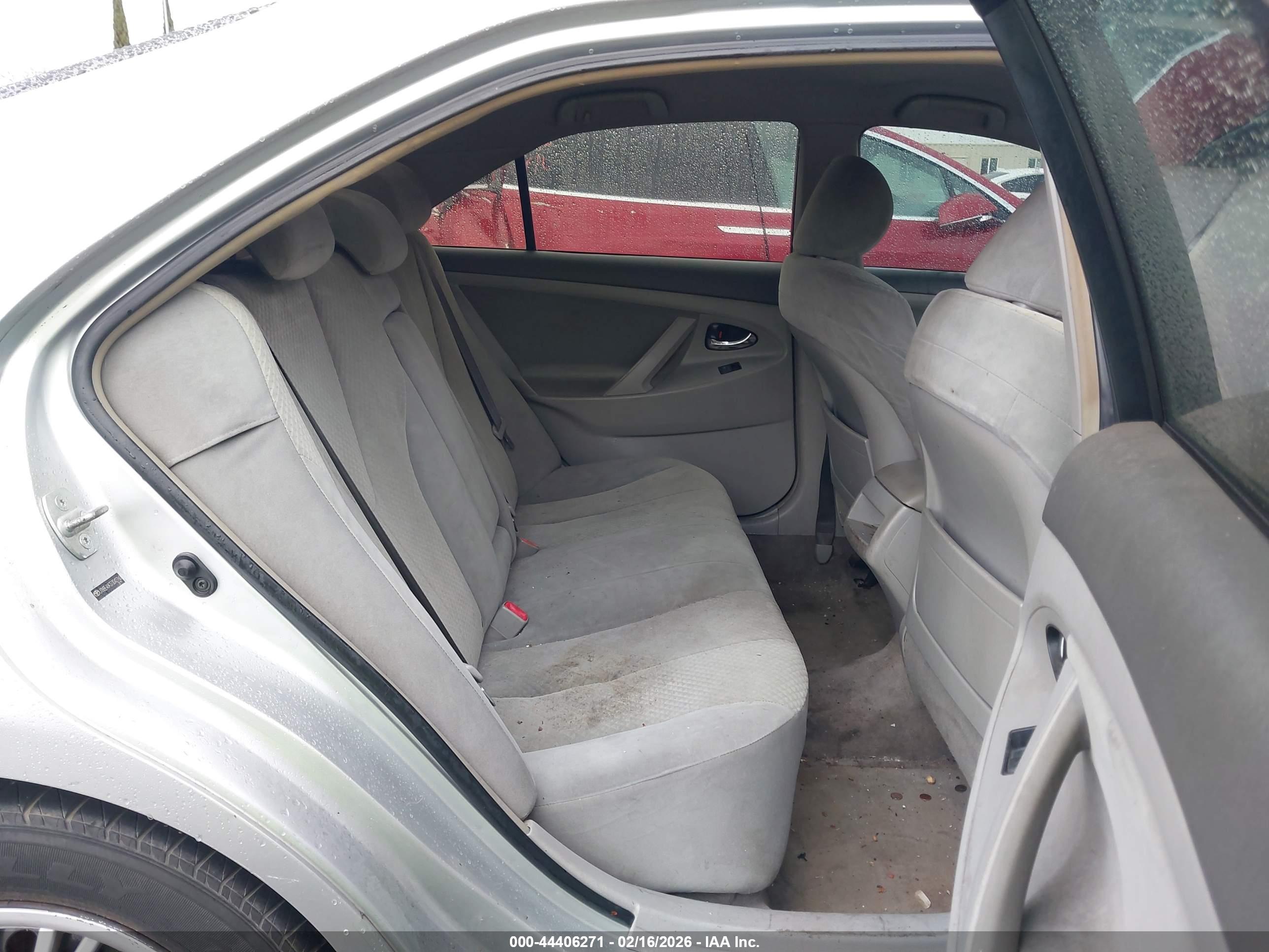 TOYOTA CAMRY image 8
